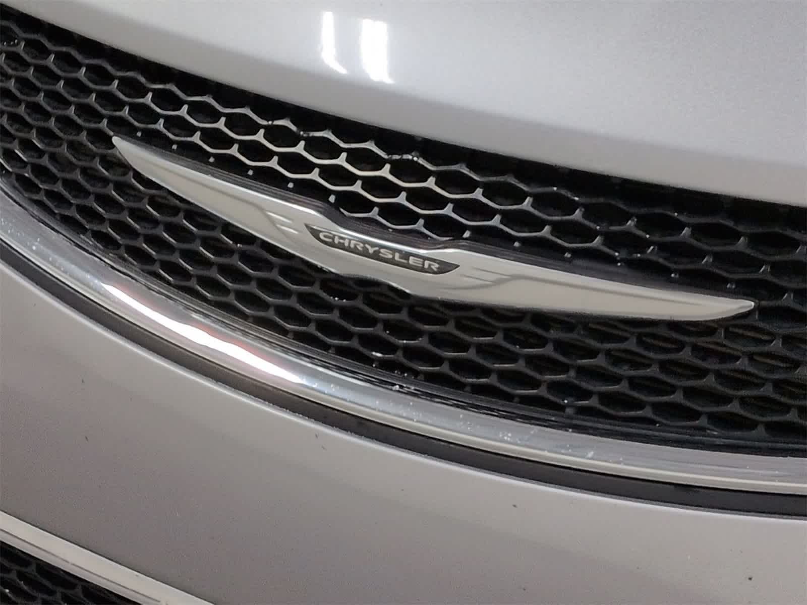 Thumbnail: 2020 Chrysler Pacifica - 12