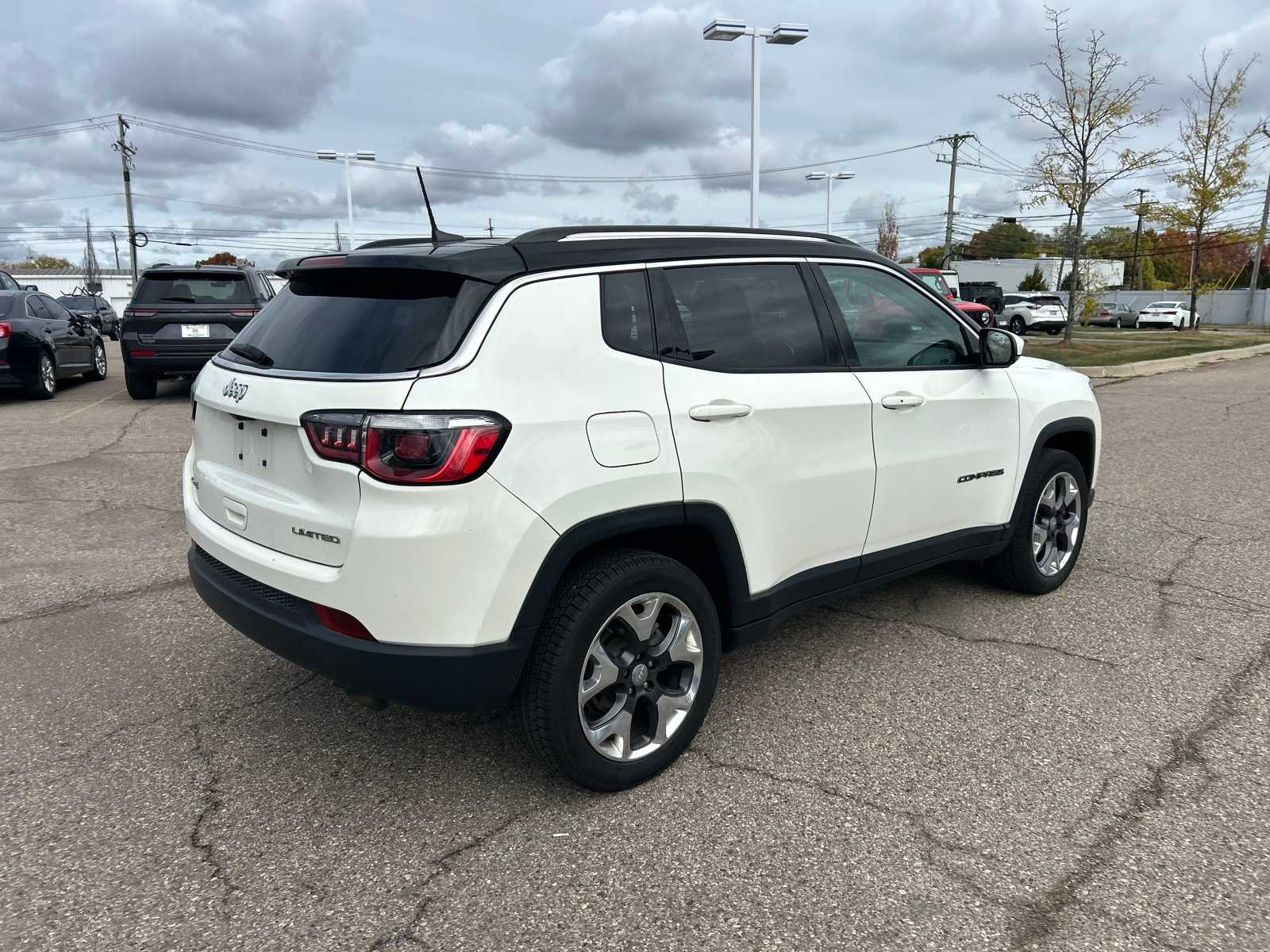 Thumbnail: 2019 Jeep Compass - 16