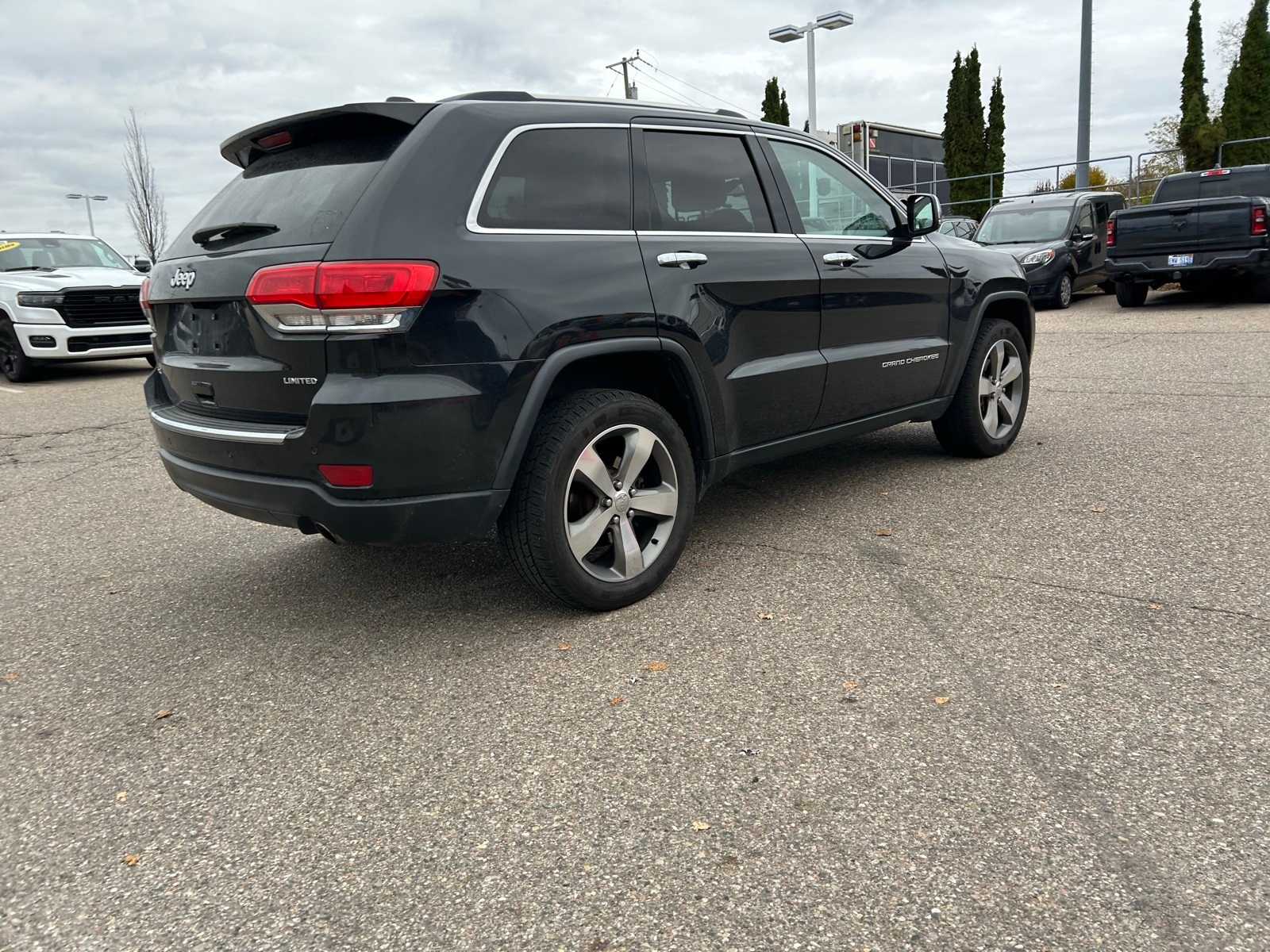 Thumbnail: 2015 Jeep Grand Cherokee - 18