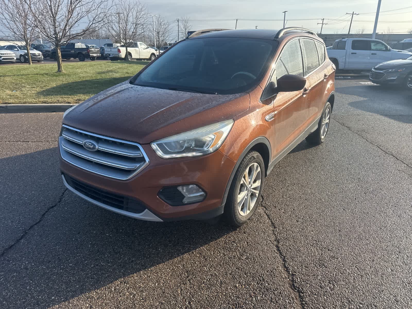 Used 2017 Ford Escape SE with VIN 1FMCU9G98HUC98260 for sale in Farmington Hills, MI