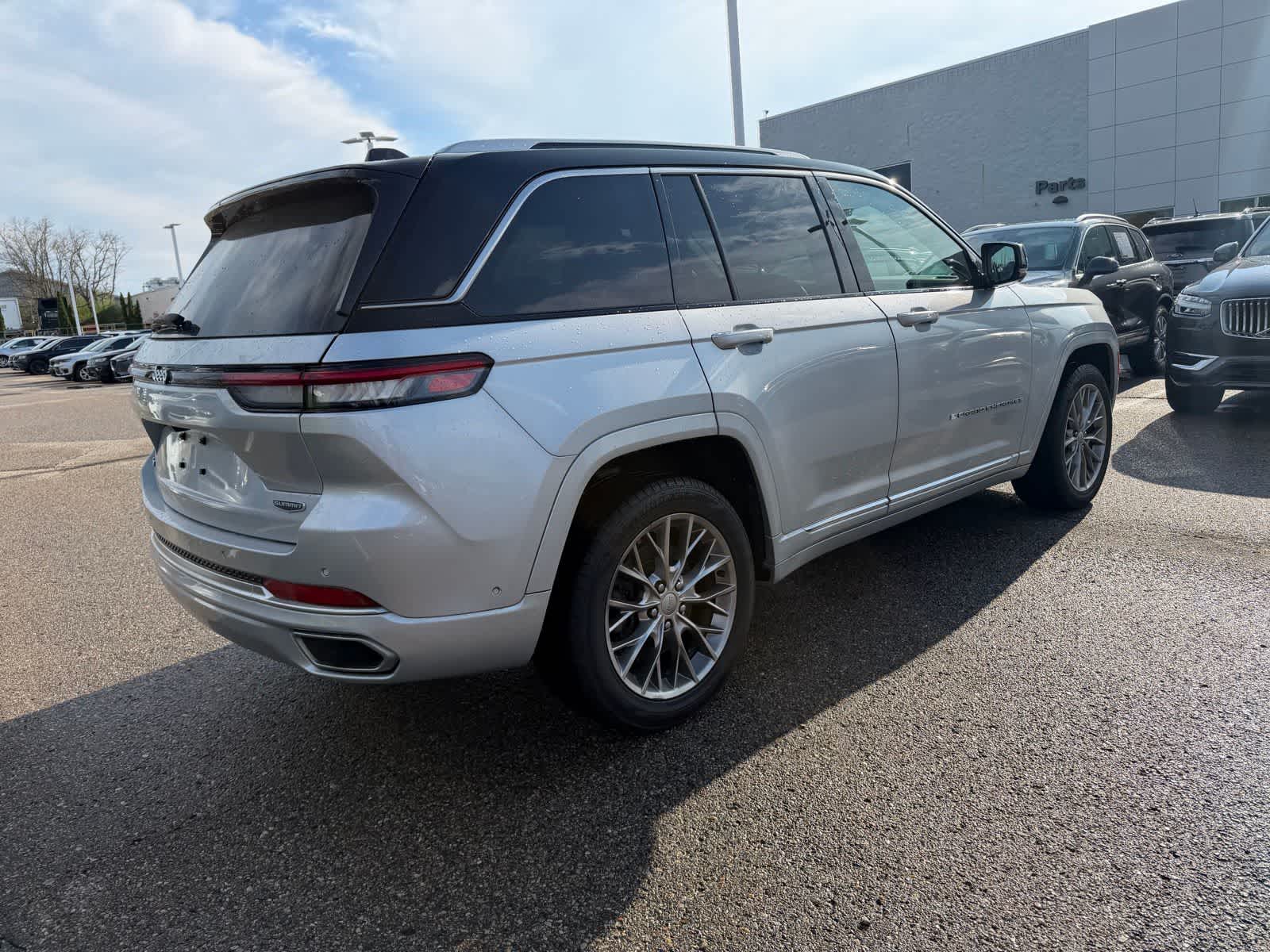 Thumbnail: 2022 Jeep Grand Cherokee - 19