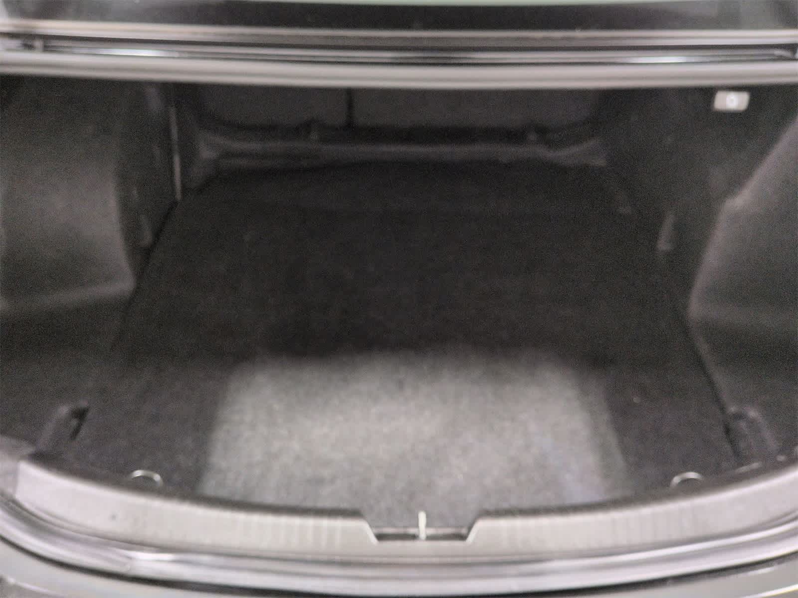 Thumbnail: 2018 Chevrolet Malibu - 33