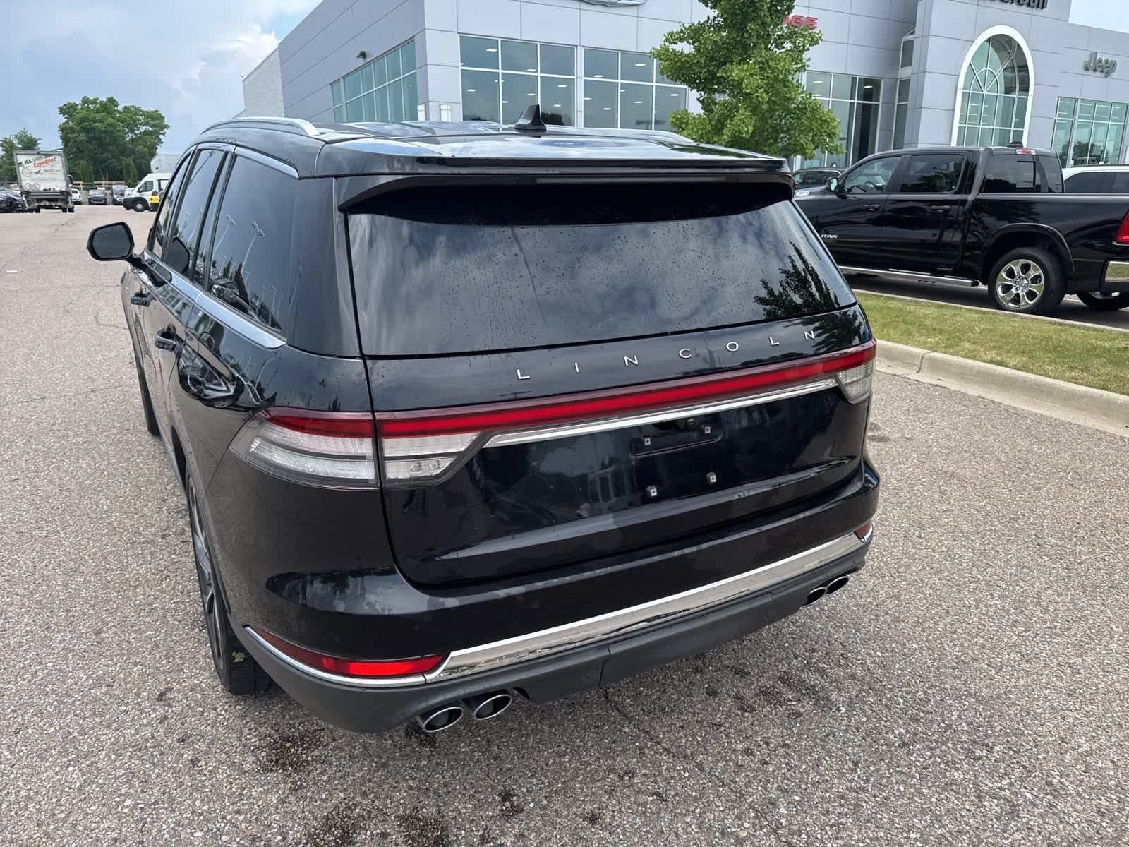 Thumbnail: 2020 Lincoln Aviator - 19