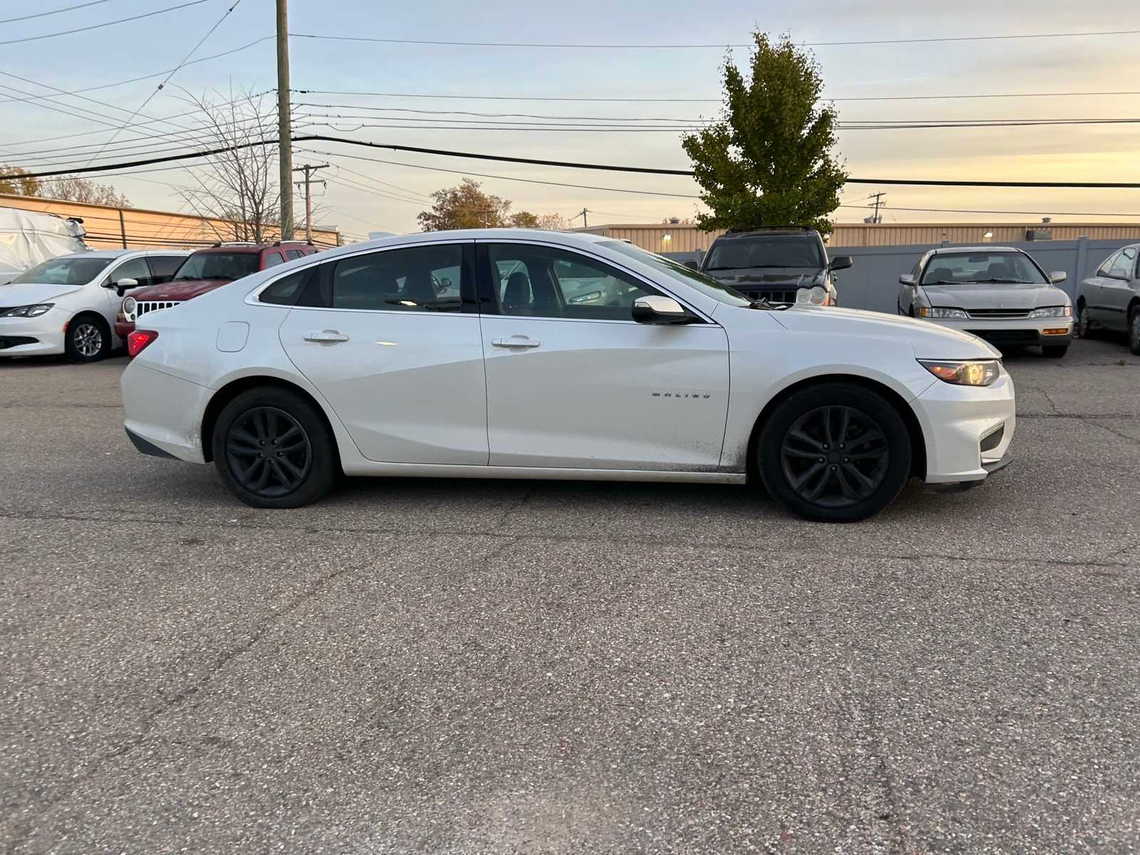 Thumbnail: 2016 Chevrolet Malibu - 13