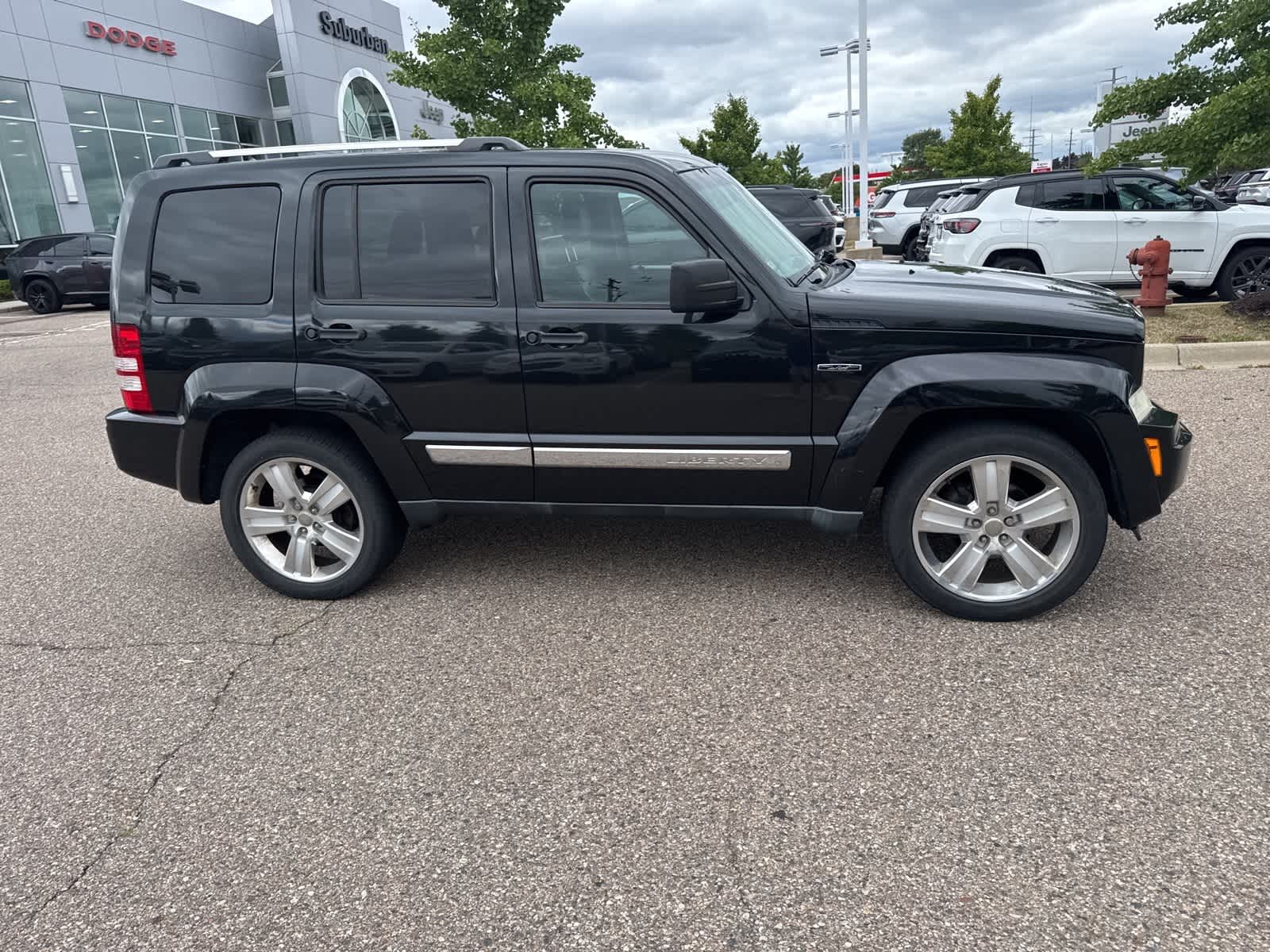 Thumbnail: 2012 Jeep Liberty - 11