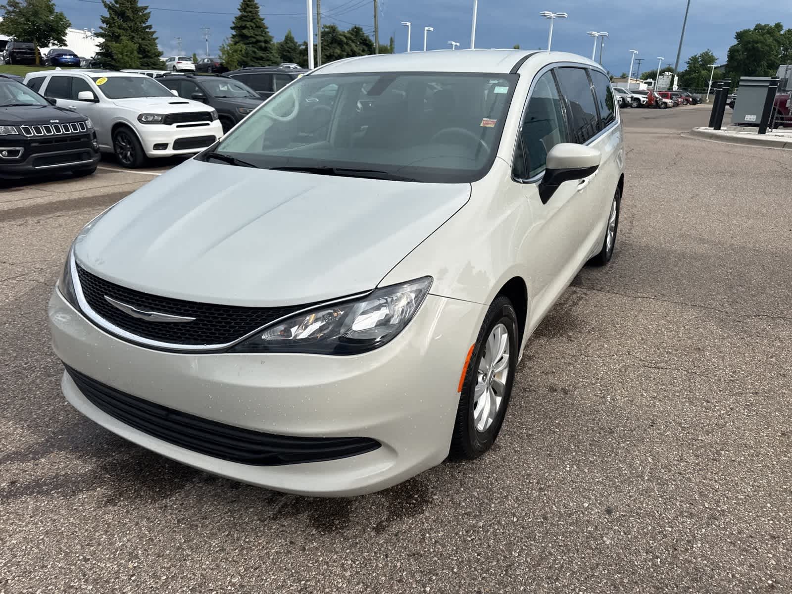 Thumbnail: 2017 Chrysler Pacifica - 2