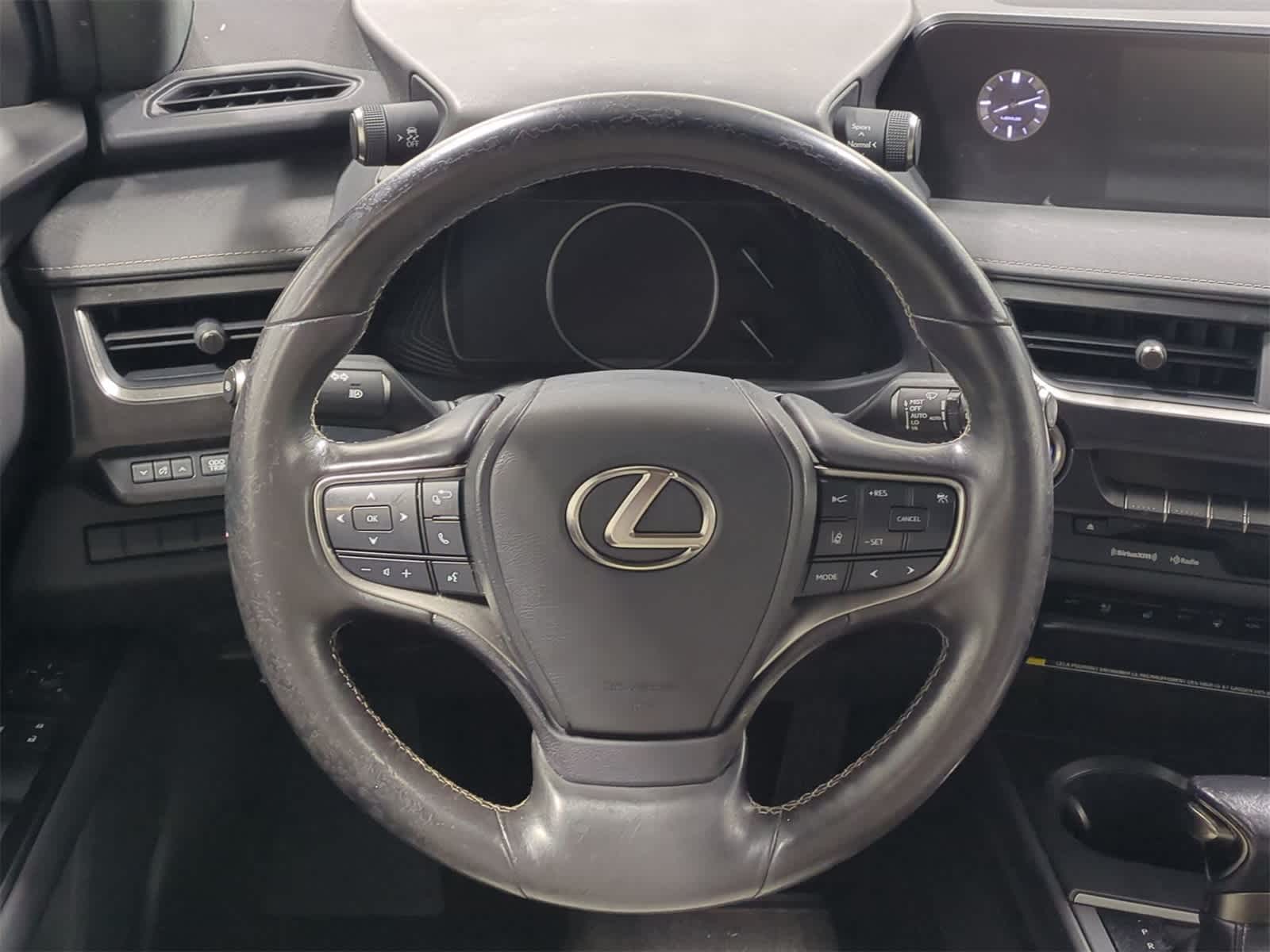 Thumbnail: 2020 Lexus UX - 24