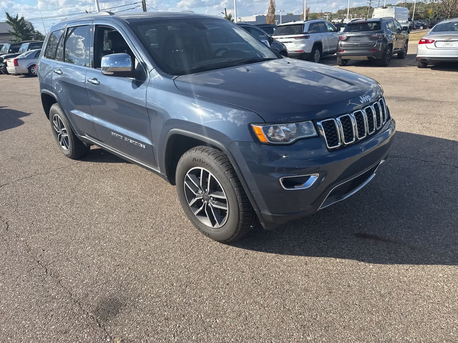 Thumbnail: 2019 Jeep Grand Cherokee - 8