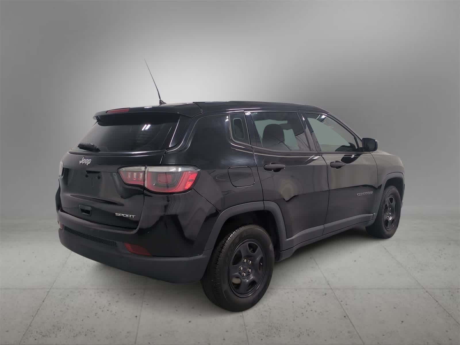 Thumbnail: 2018 Jeep Compass - 8