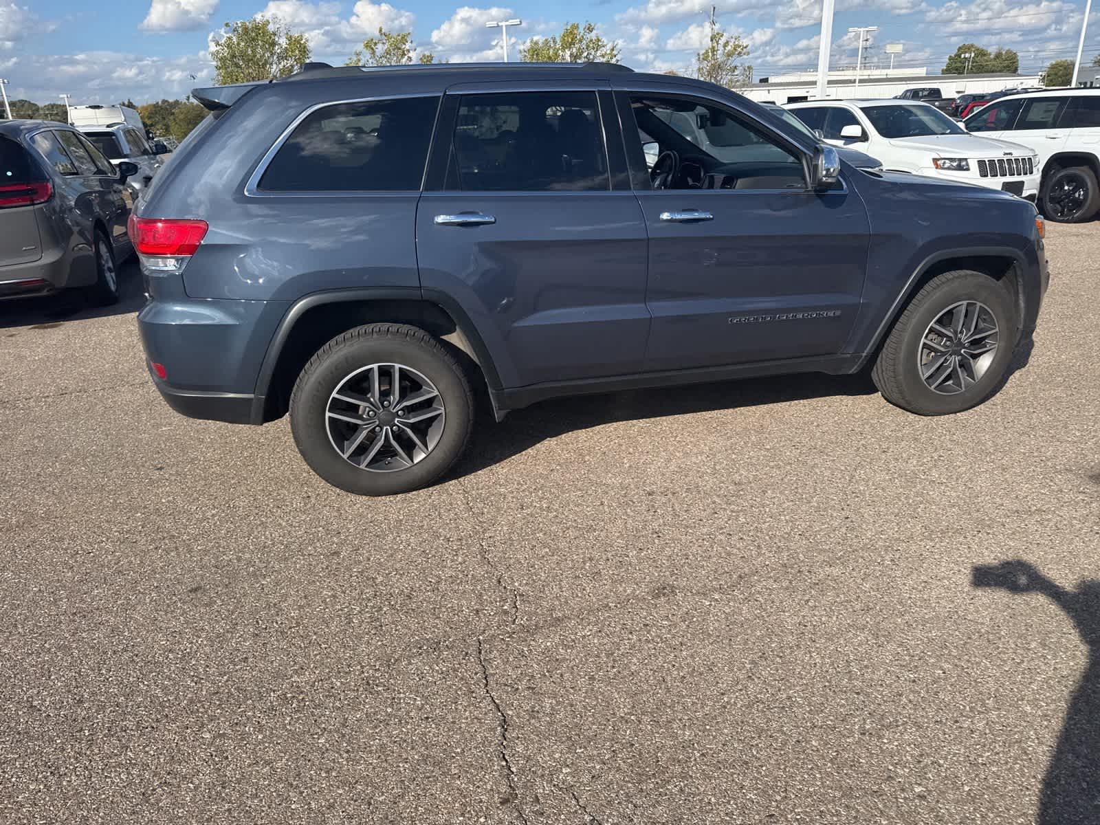 Thumbnail: 2019 Jeep Grand Cherokee - 14