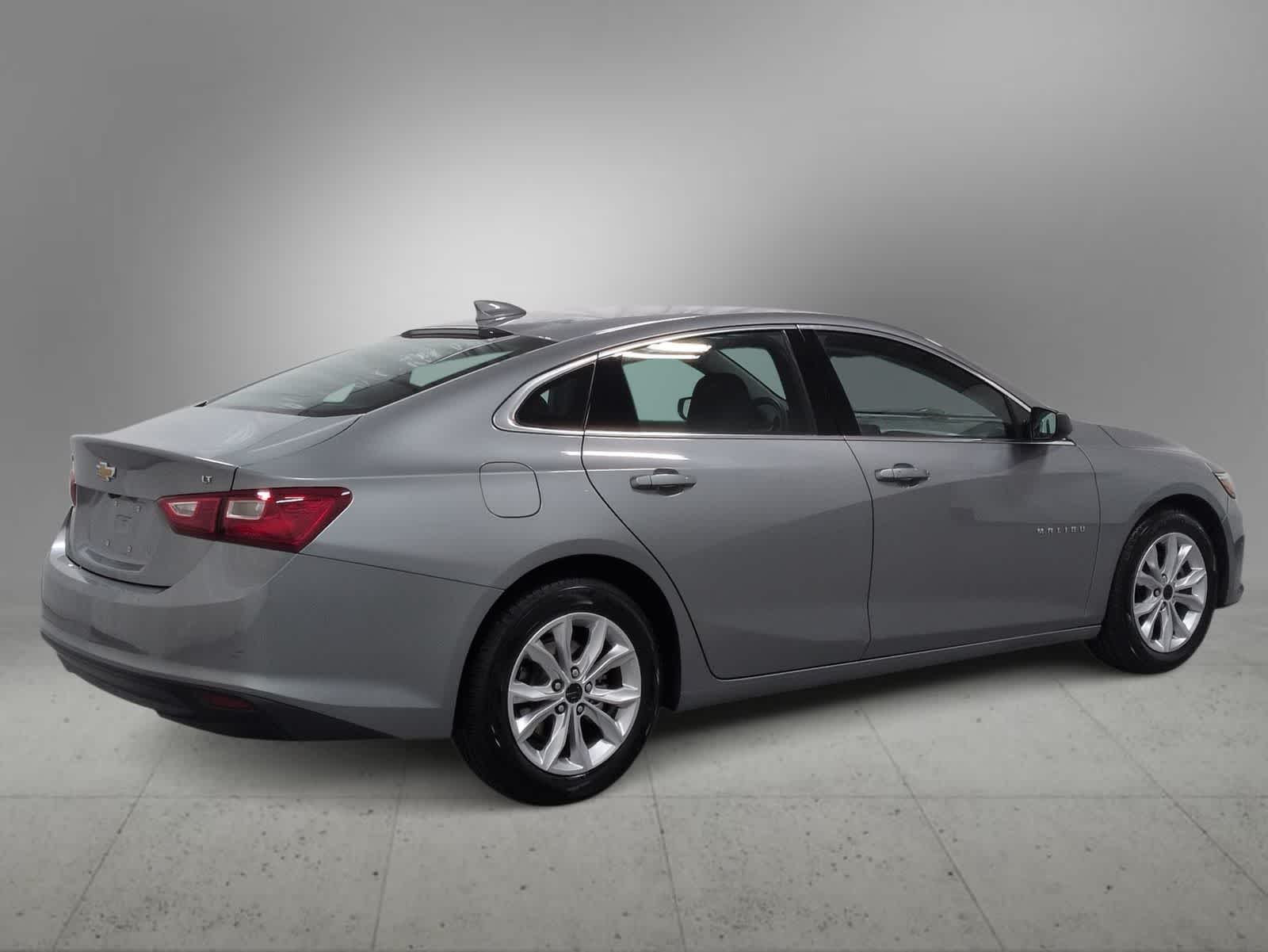 Thumbnail: 2023 Chevrolet Malibu - 8