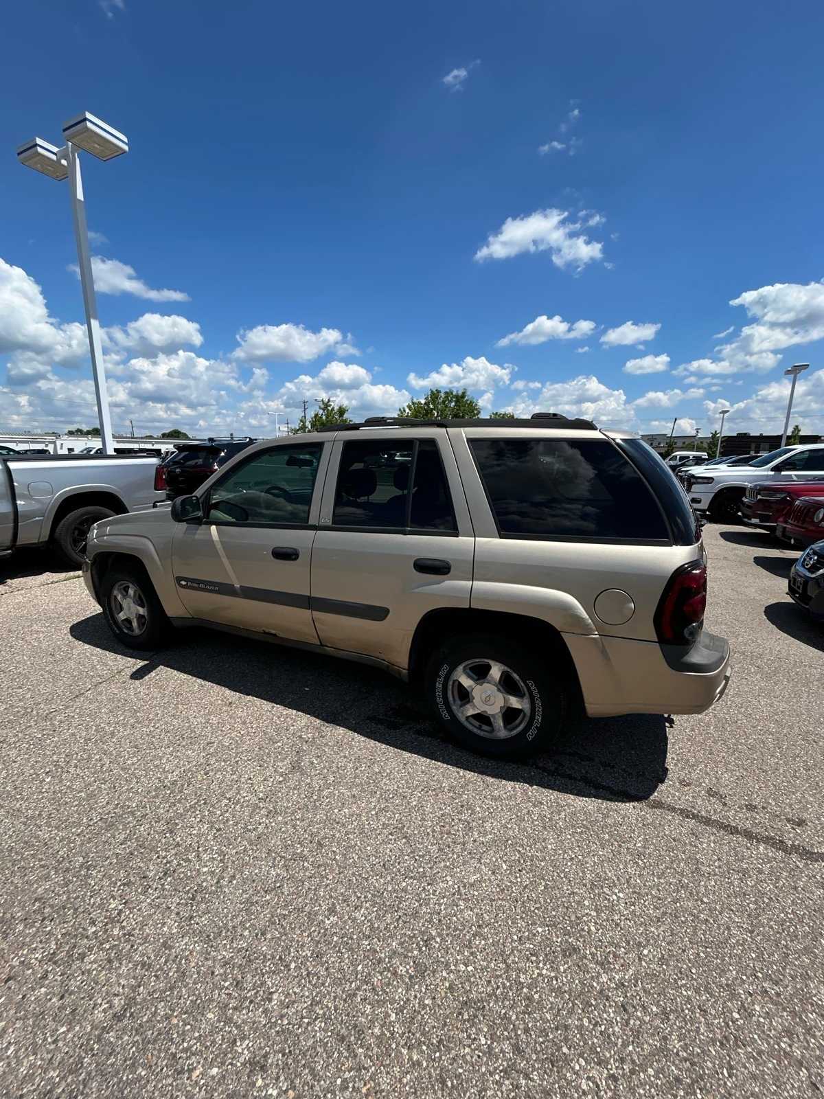 Thumbnail: 2004 Chevrolet TrailBlazer - 22