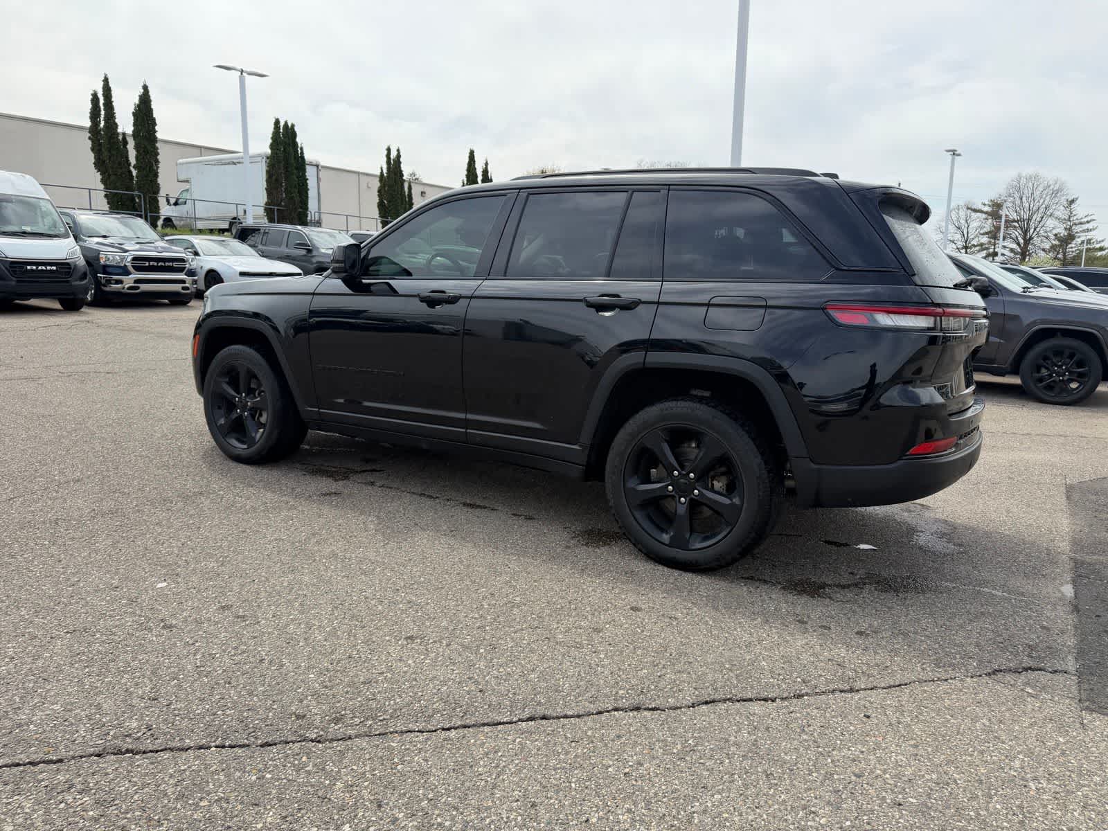 Thumbnail: 2023 Jeep Grand Cherokee - 30