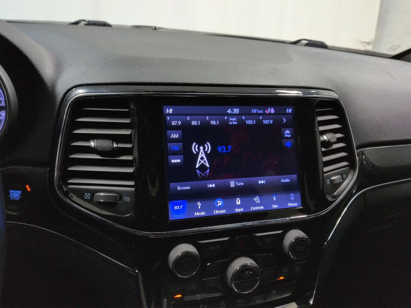 Thumbnail: 2019 Jeep Grand Cherokee - 28