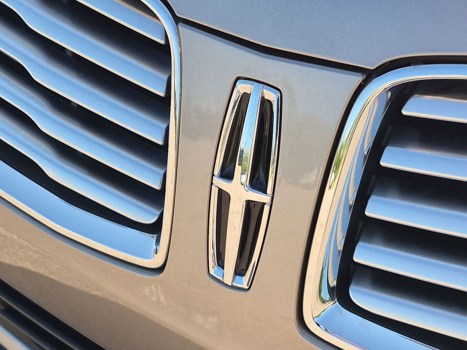 Thumbnail: 2018 Lincoln MKC - 12