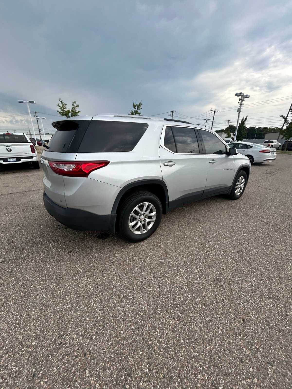 Thumbnail: 2018 Chevrolet Traverse - 17