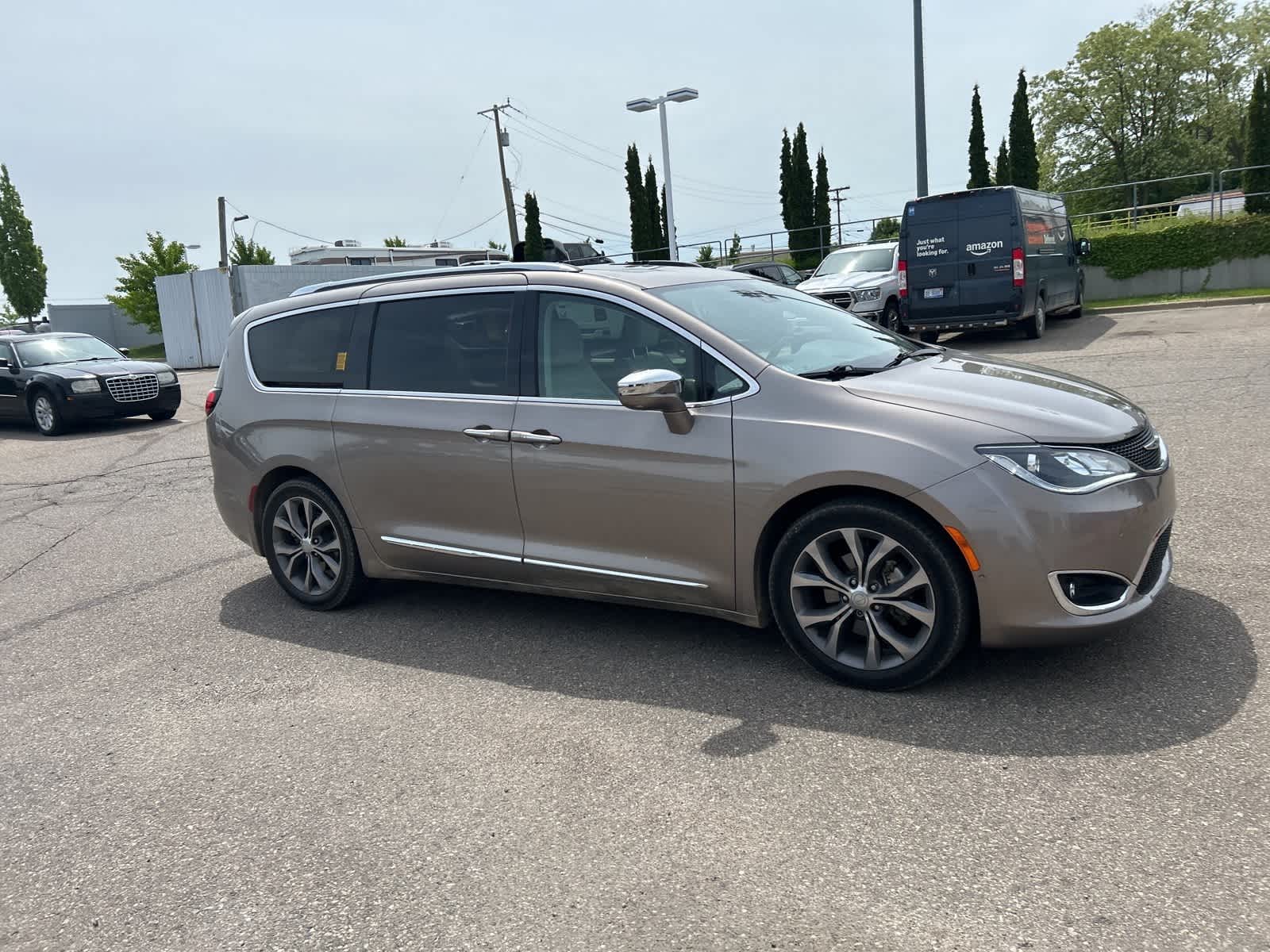 2018 Chrysler Pacifica Limited 10