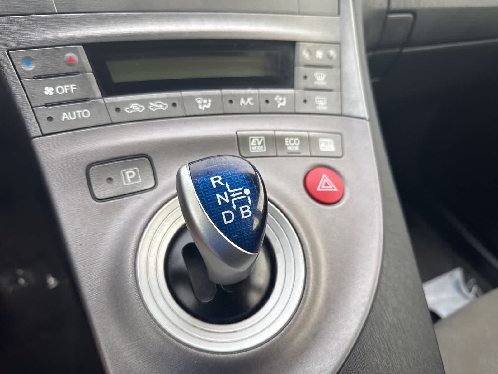 Thumbnail: 2015 Toyota Prius - 27