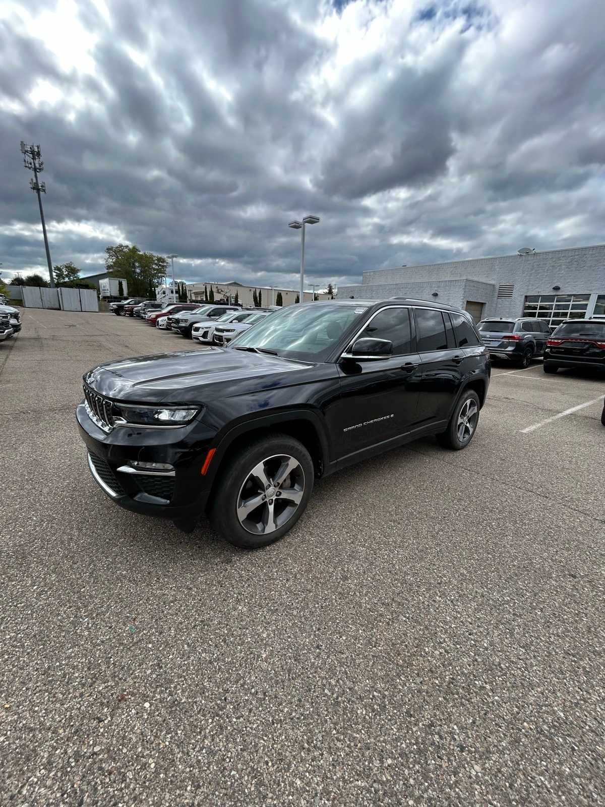 Thumbnail: 2023 Jeep Grand Cherokee - 1