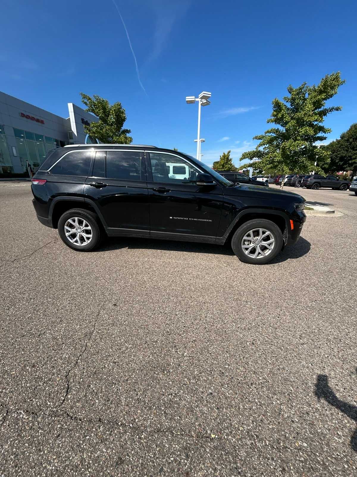 Thumbnail: 2022 Jeep Grand Cherokee - 10