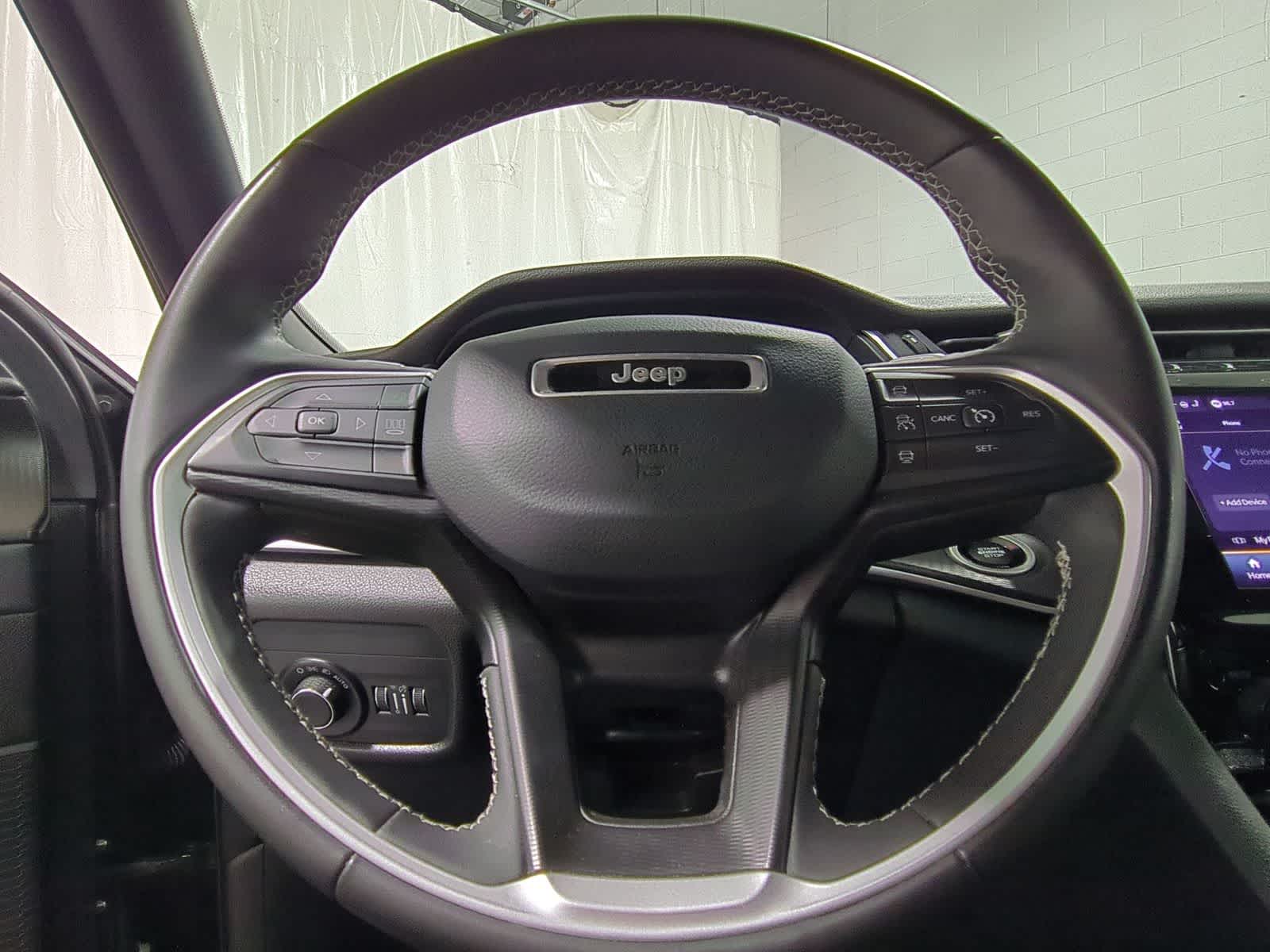 Thumbnail: 2023 Jeep Grand Cherokee L - 22