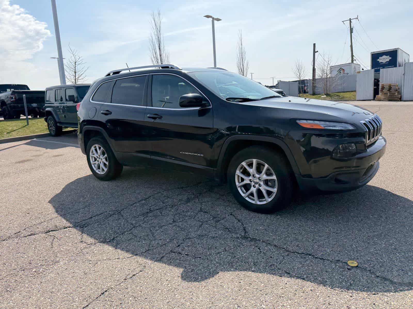 Thumbnail: 2015 Jeep Cherokee - 11