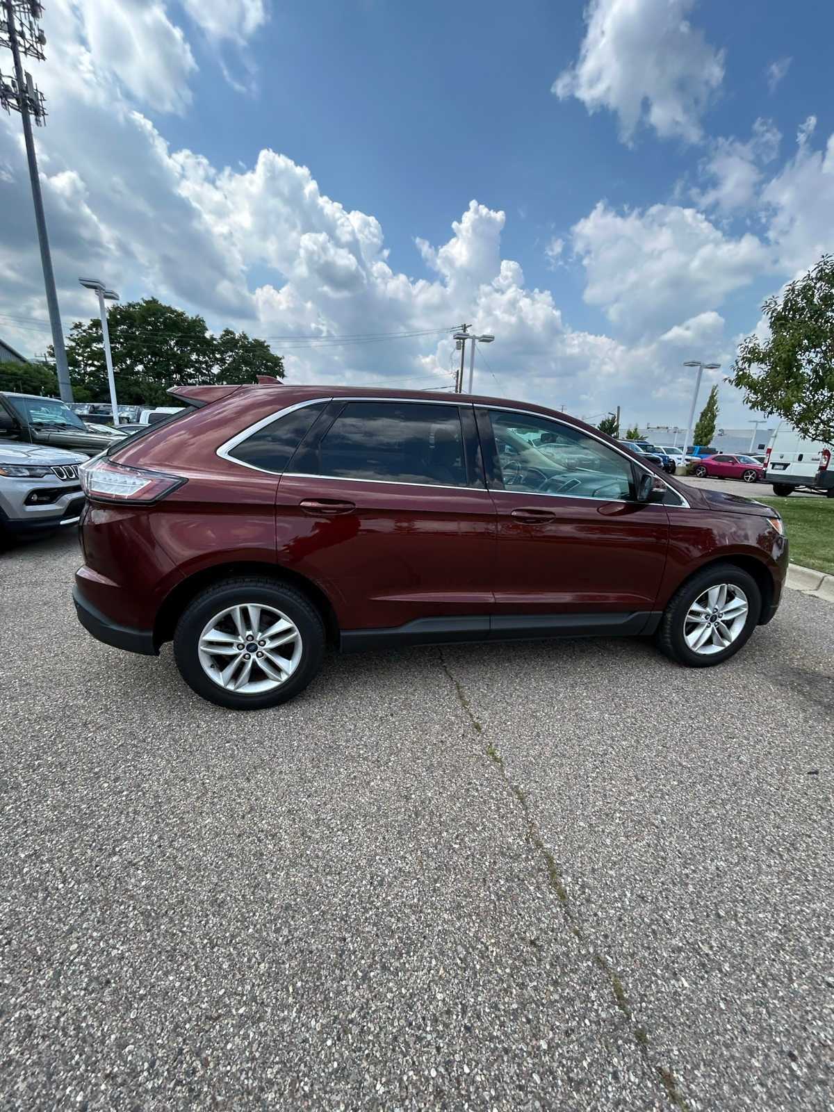 Thumbnail: 2015 Ford Edge - 16