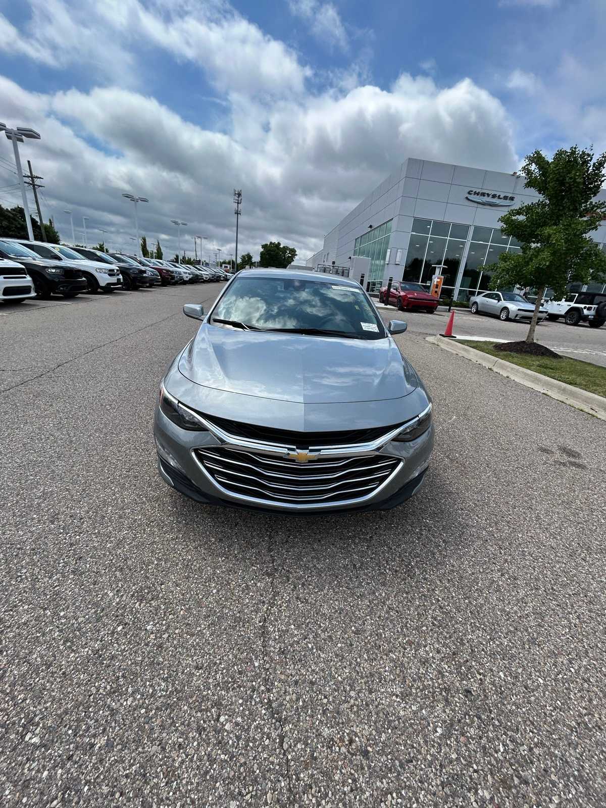 Thumbnail: 2024 Chevrolet Malibu - 3