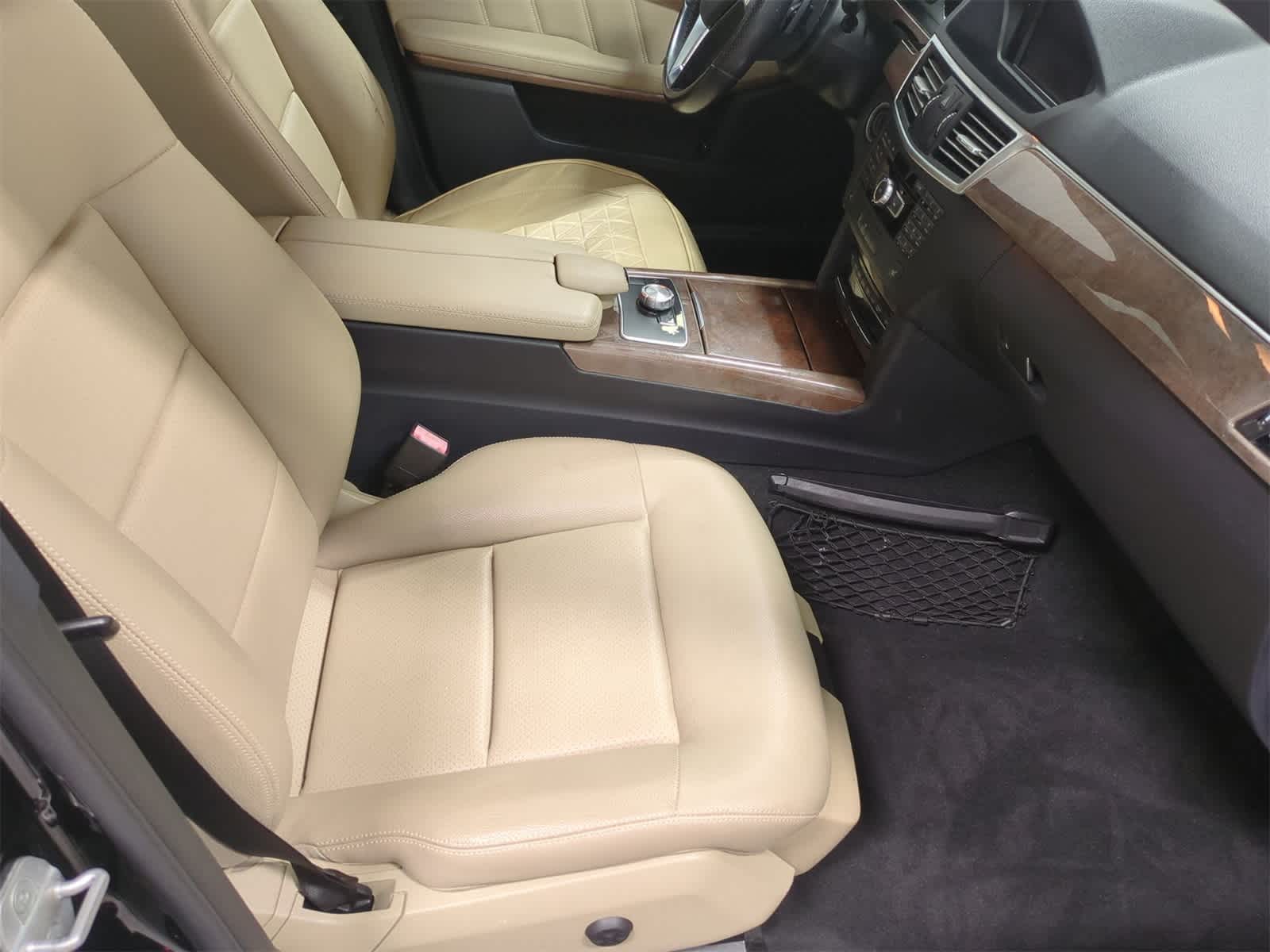Thumbnail: 2013 Mercedes-Benz E-Class - 23