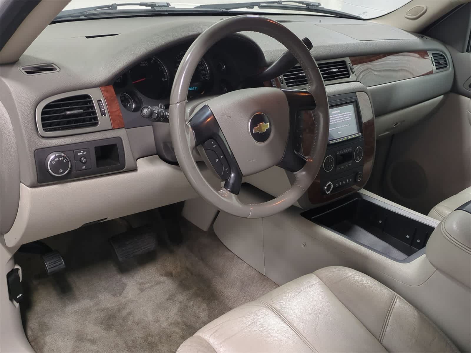 Thumbnail: 2008 Chevrolet Suburban - 10