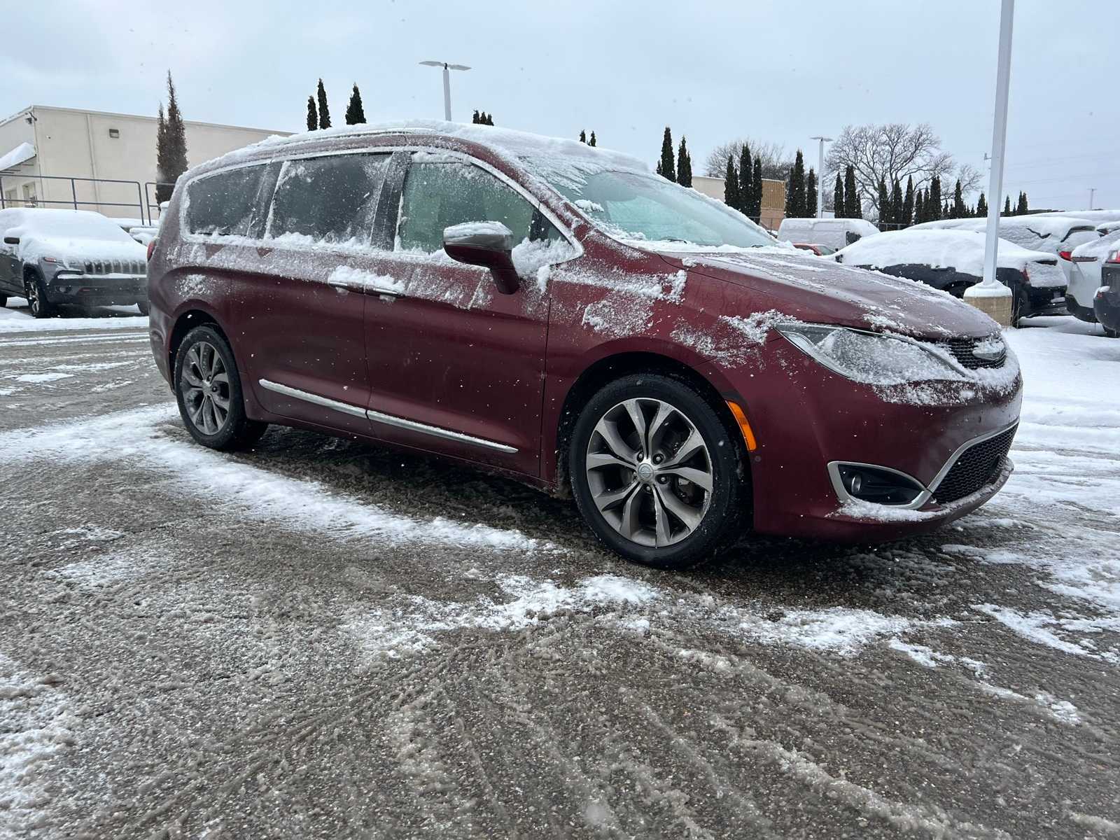 Thumbnail: 2019 Chrysler Pacifica - 8