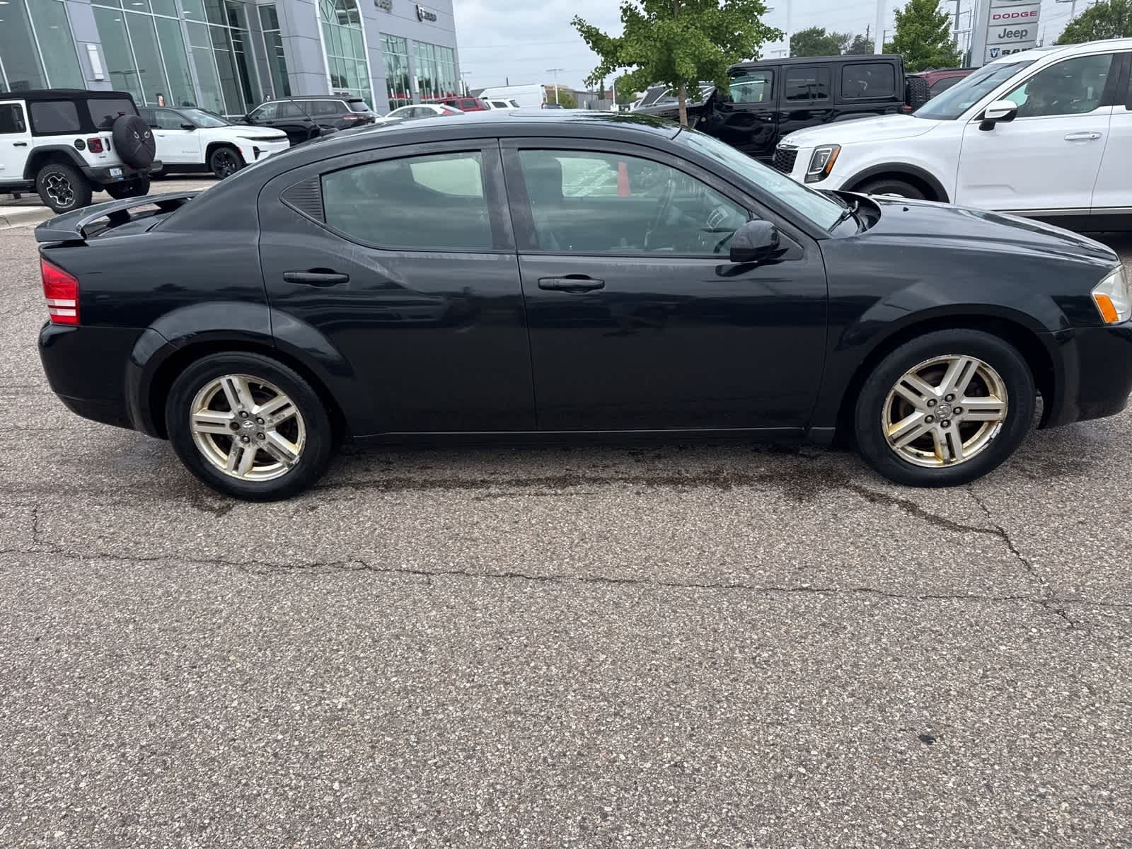 Thumbnail: 2010 Dodge Avenger - 12