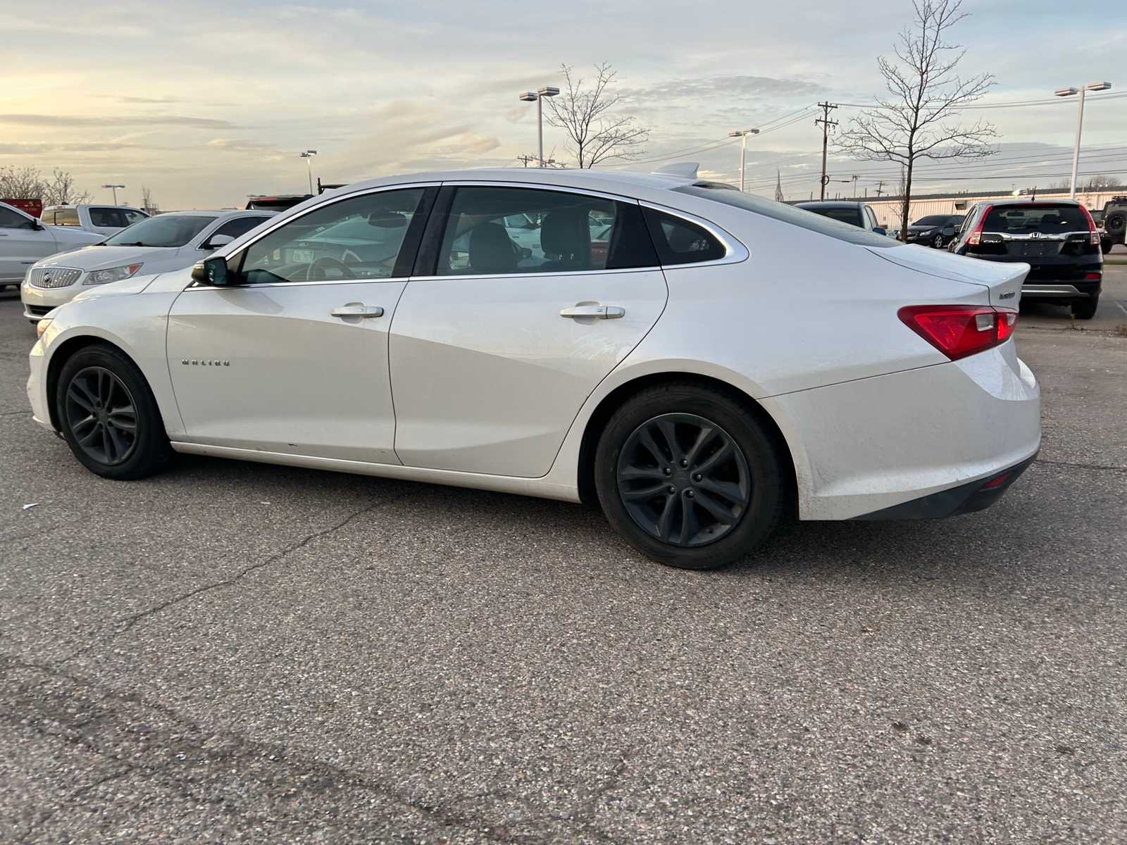 Thumbnail: 2016 Chevrolet Malibu - 24