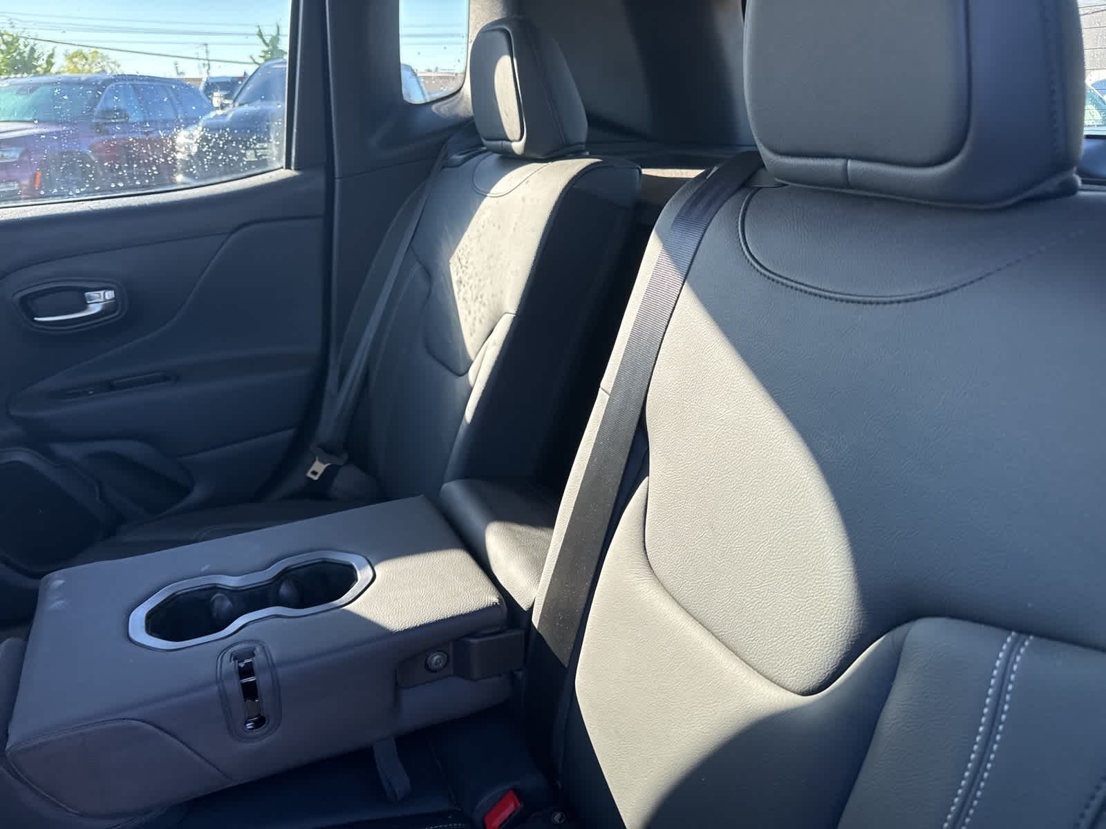 Thumbnail: 2021 Jeep Renegade - 32