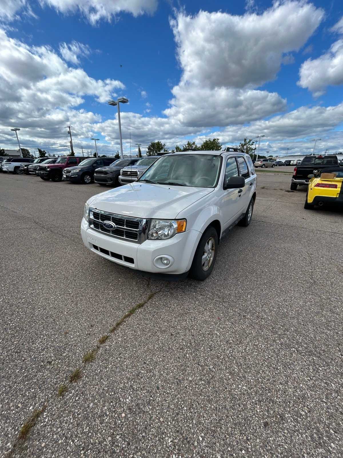 Thumbnail: 2011 Ford Escape - 3