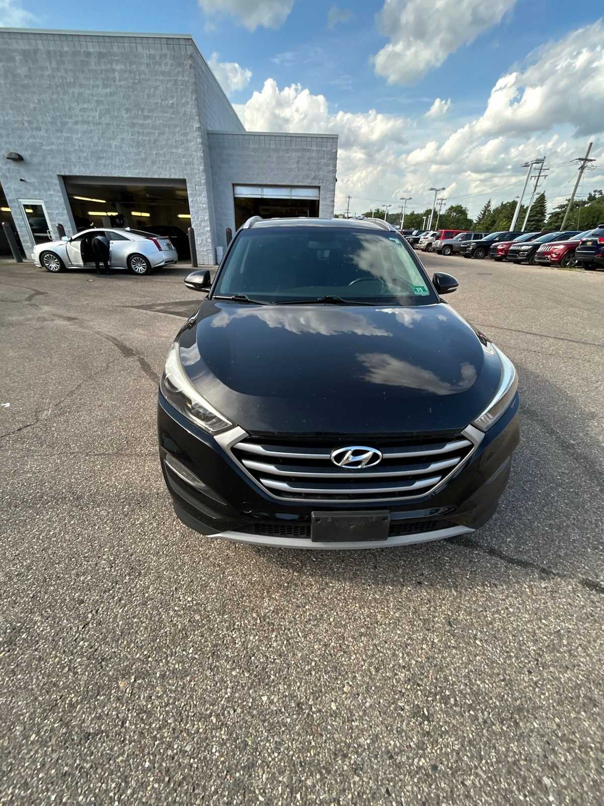 Thumbnail: 2017 Hyundai Tucson - 5
