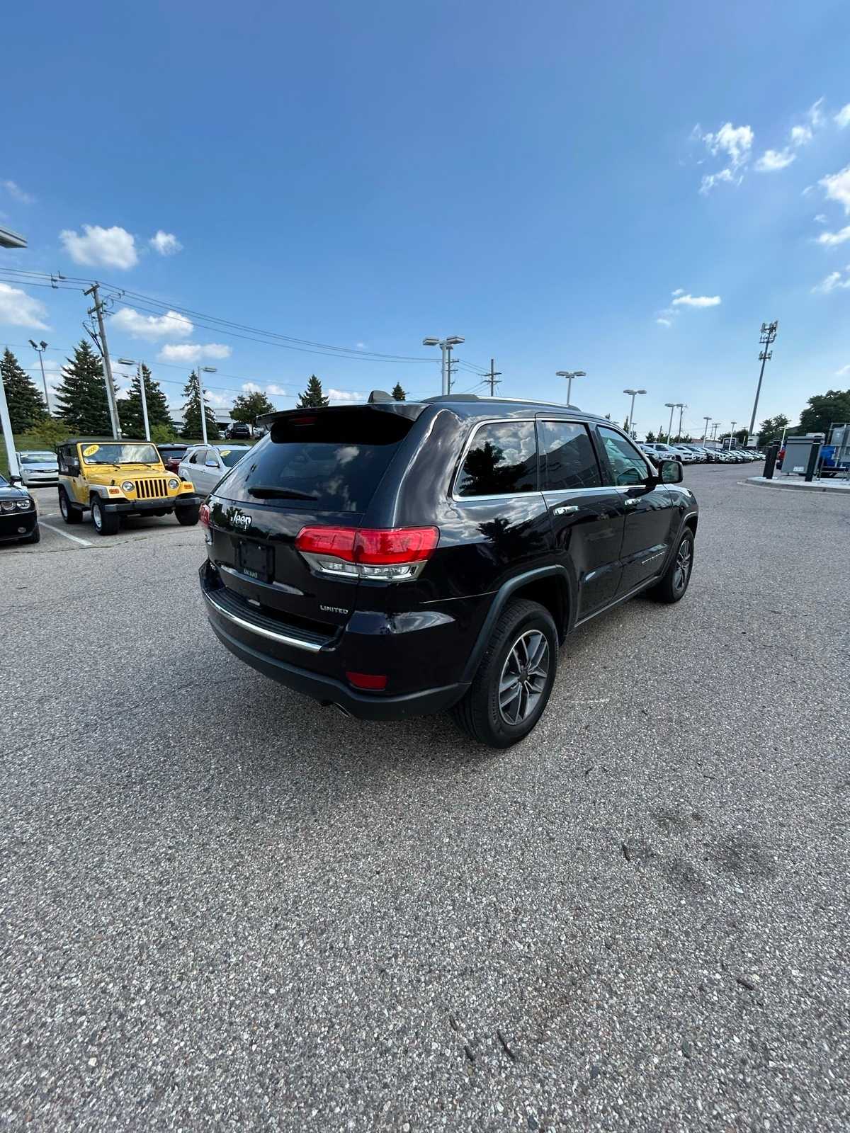 Thumbnail: 2019 Jeep Grand Cherokee - 16
