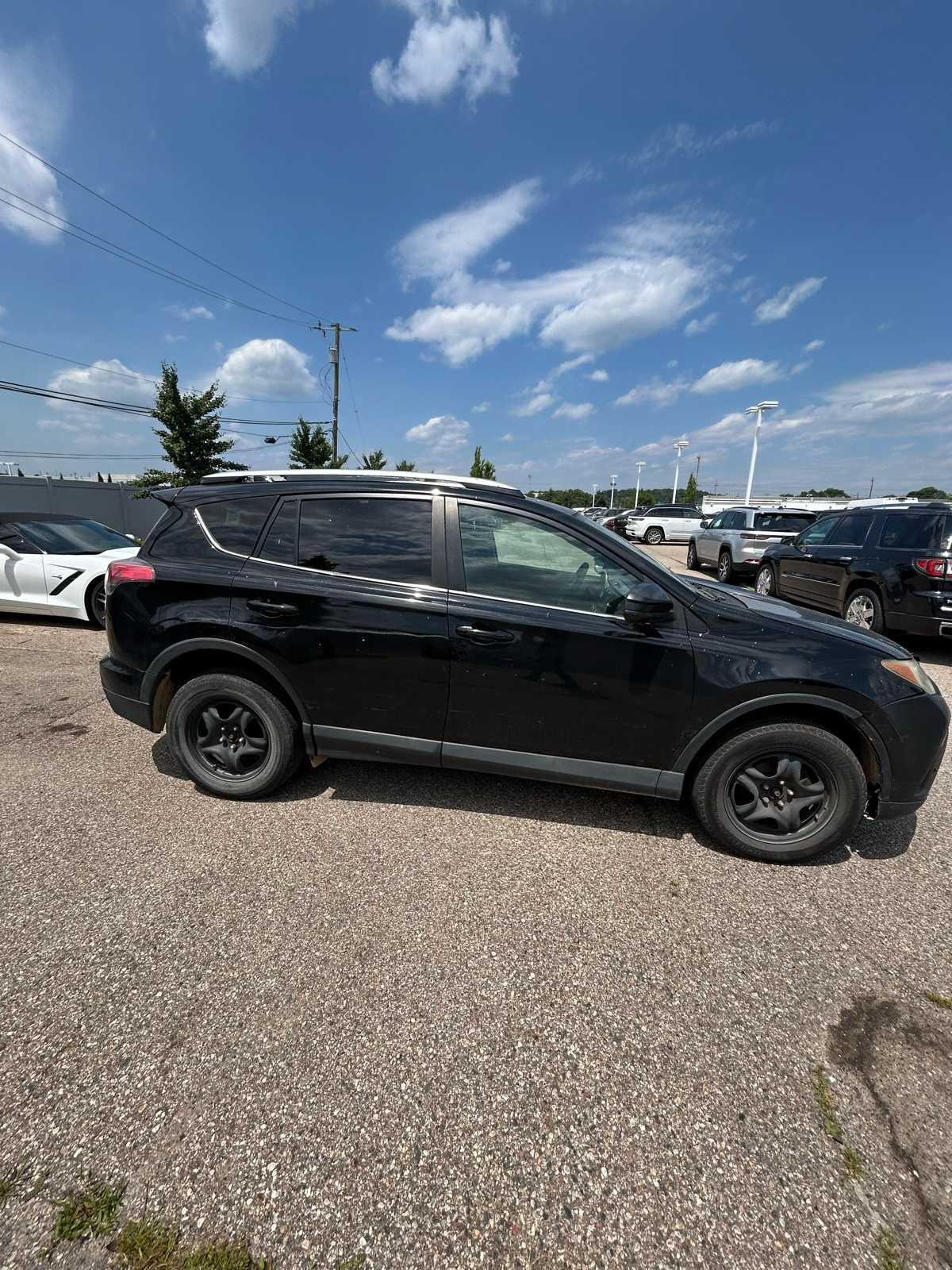 Thumbnail: 2016 Toyota RAV4 - 10
