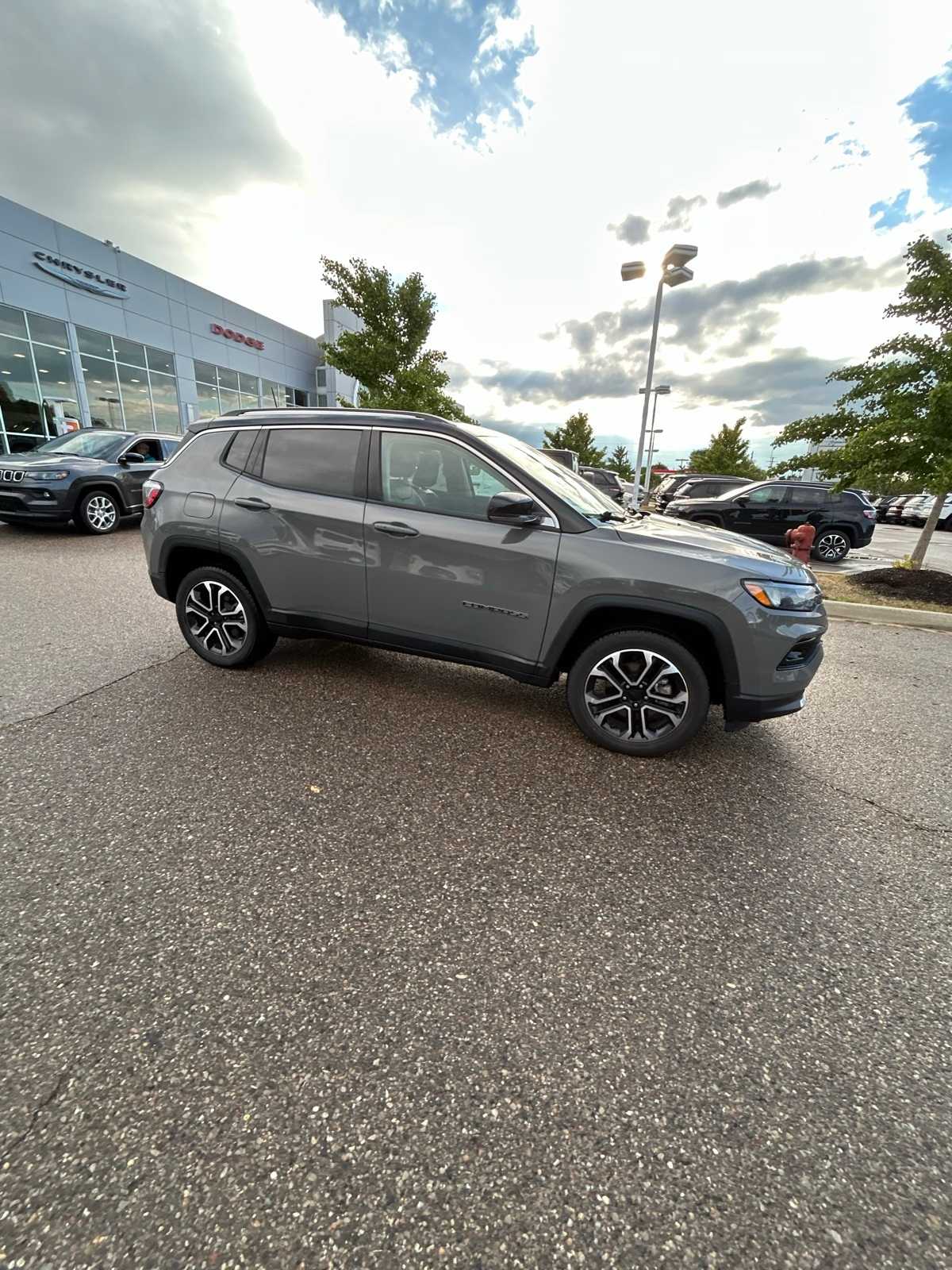 Thumbnail: 2022 Jeep Compass - 14