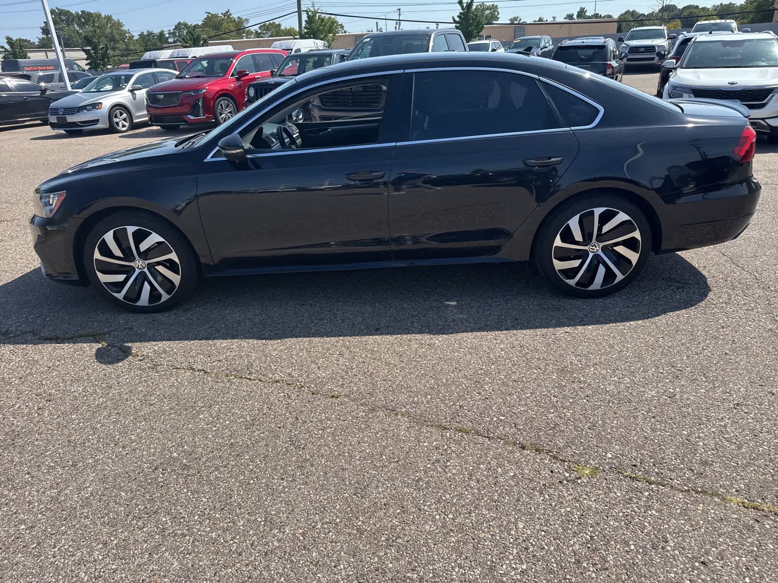 Thumbnail: 2017 Volkswagen Passat - 21