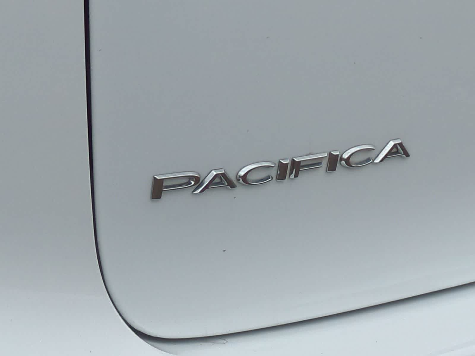 Thumbnail: 2022 Chrysler Pacifica - 13