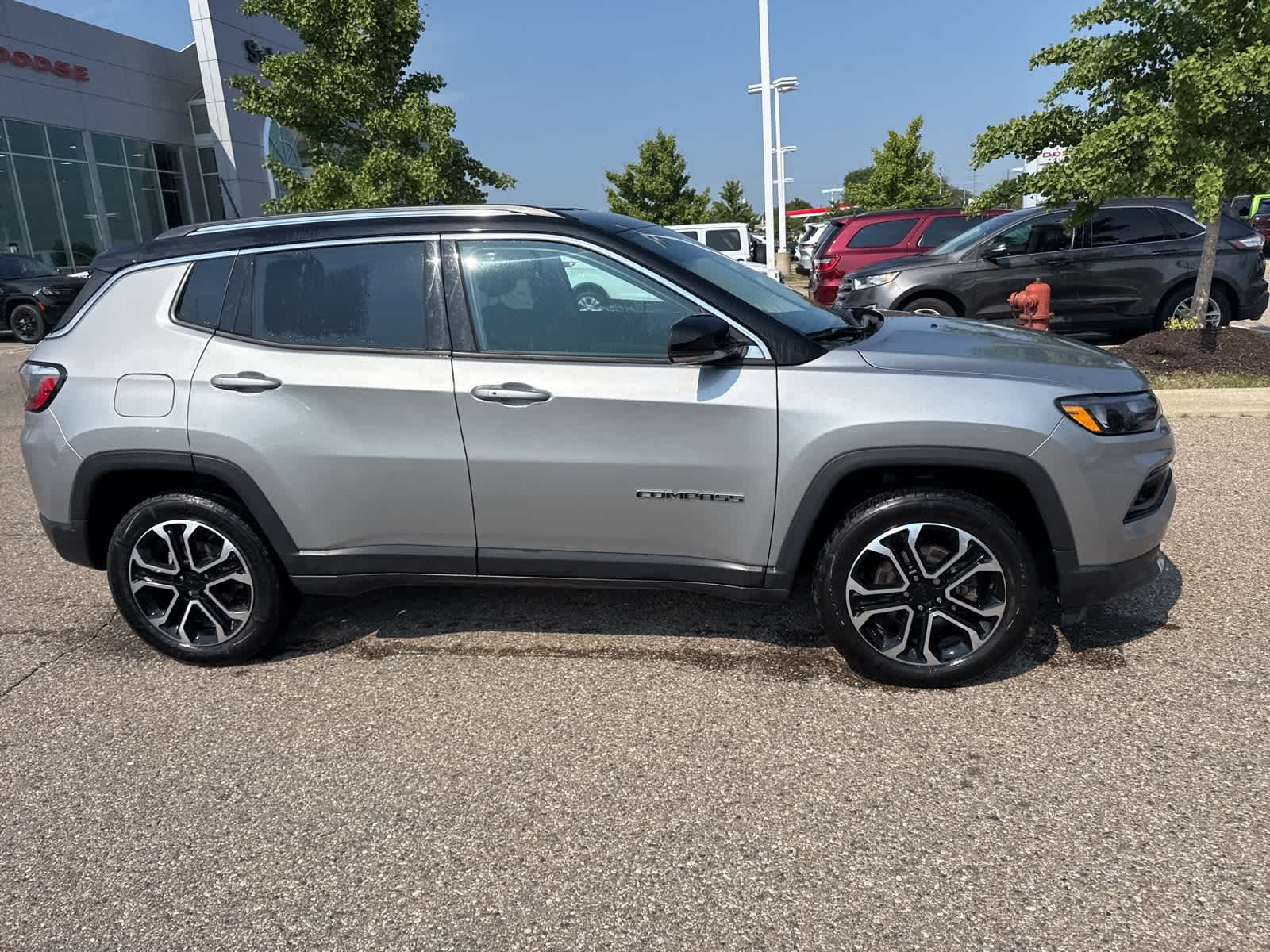 Thumbnail: 2022 Jeep Compass - 11