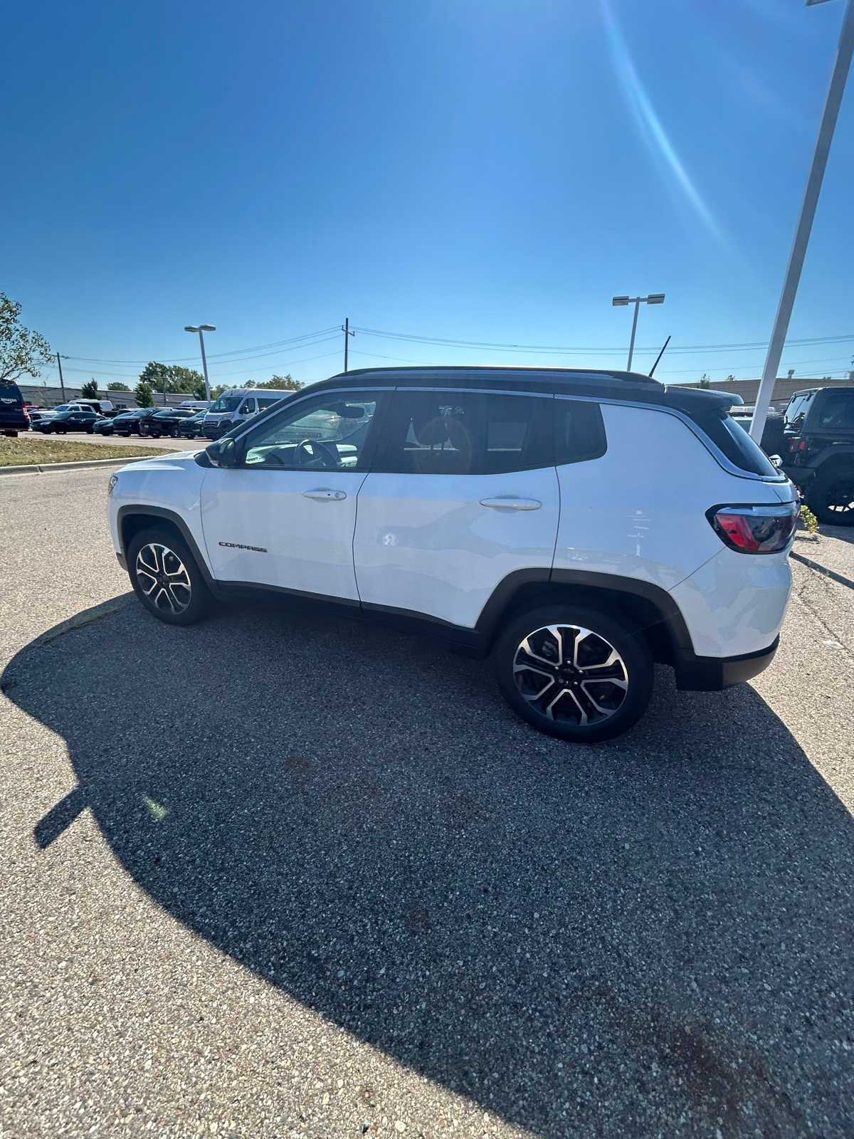 Thumbnail: 2022 Jeep Compass - 24