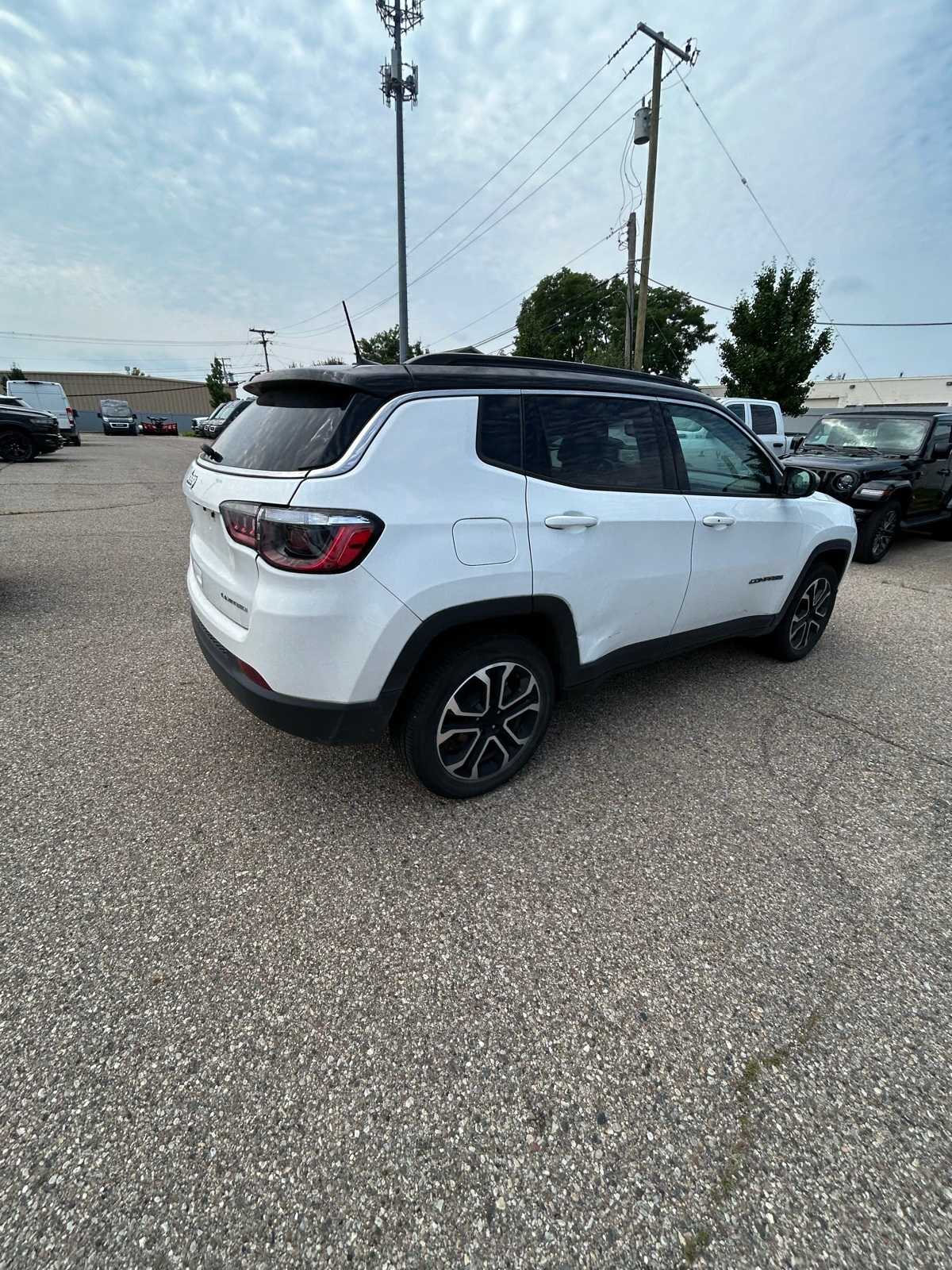Thumbnail: 2022 Jeep Compass - 18