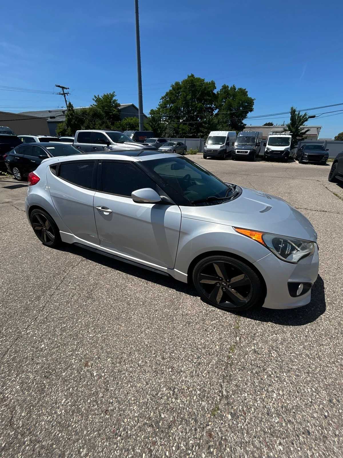 Thumbnail: 2015 Hyundai Veloster - 13