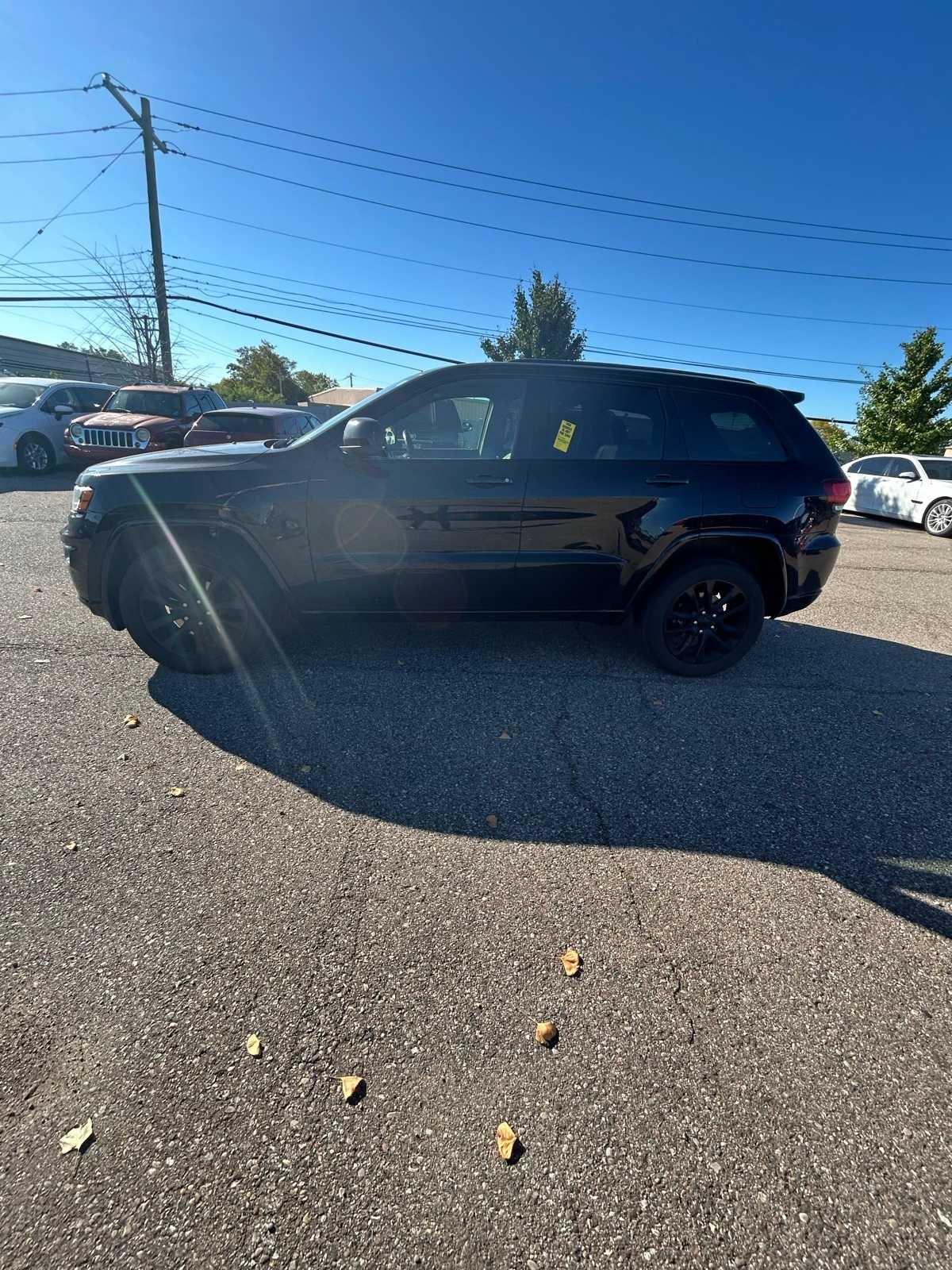 Thumbnail: 2019 Jeep Grand Cherokee - 24
