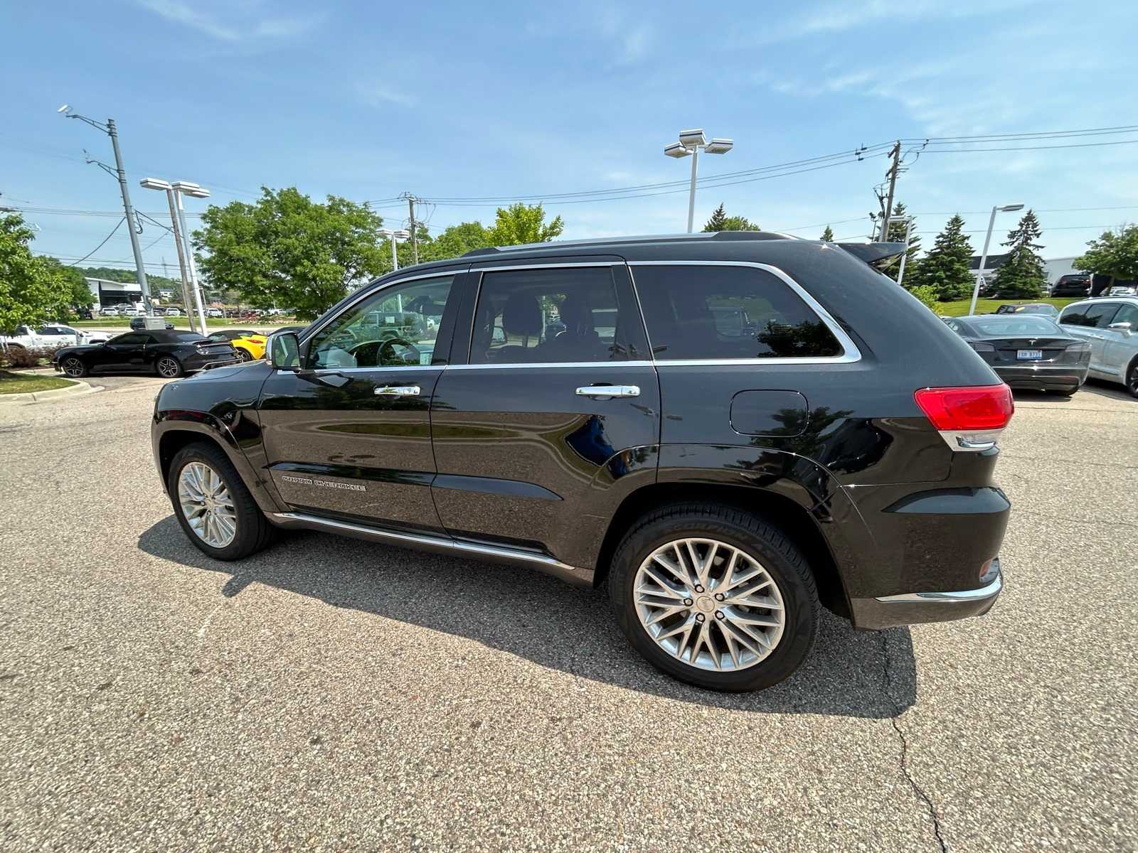 Thumbnail: 2017 Jeep Grand Cherokee - 27