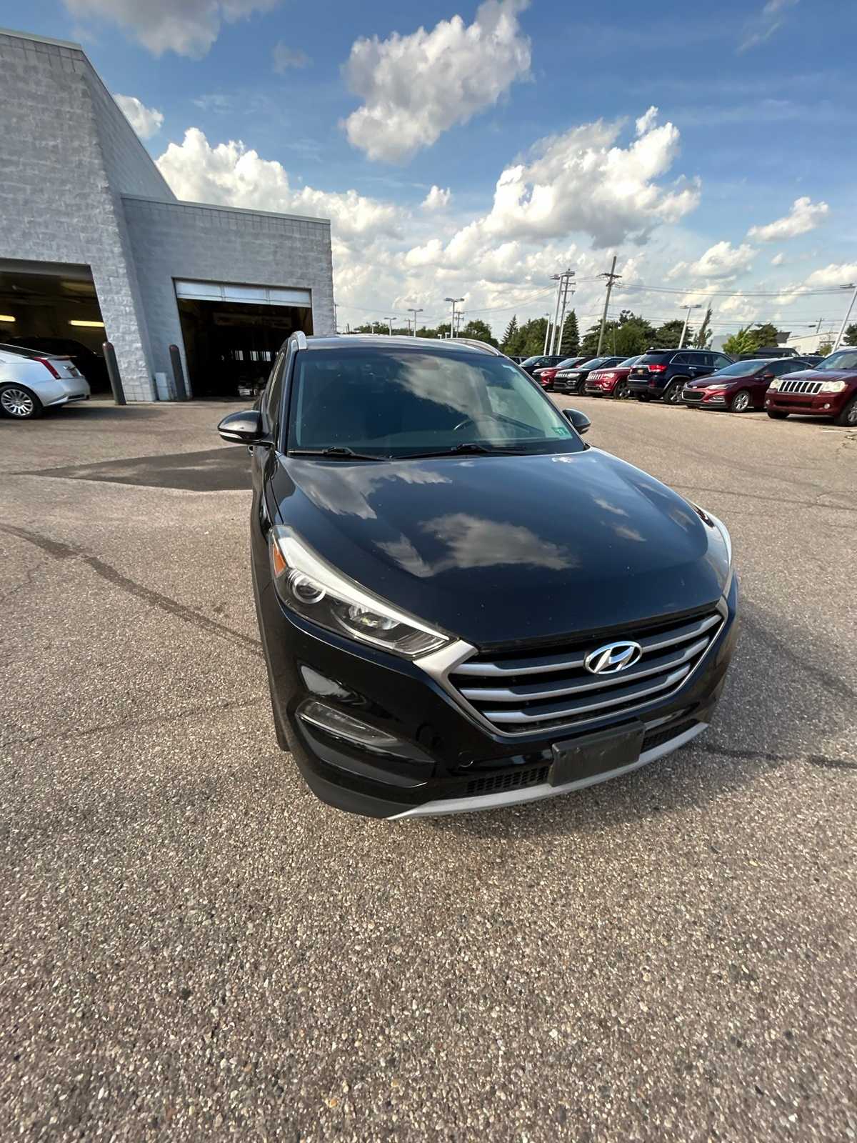 Thumbnail: 2017 Hyundai Tucson - 4
