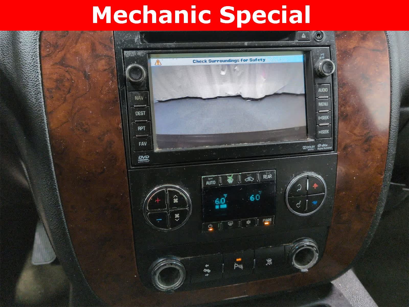 Thumbnail: 2011 Chevrolet Suburban - 29