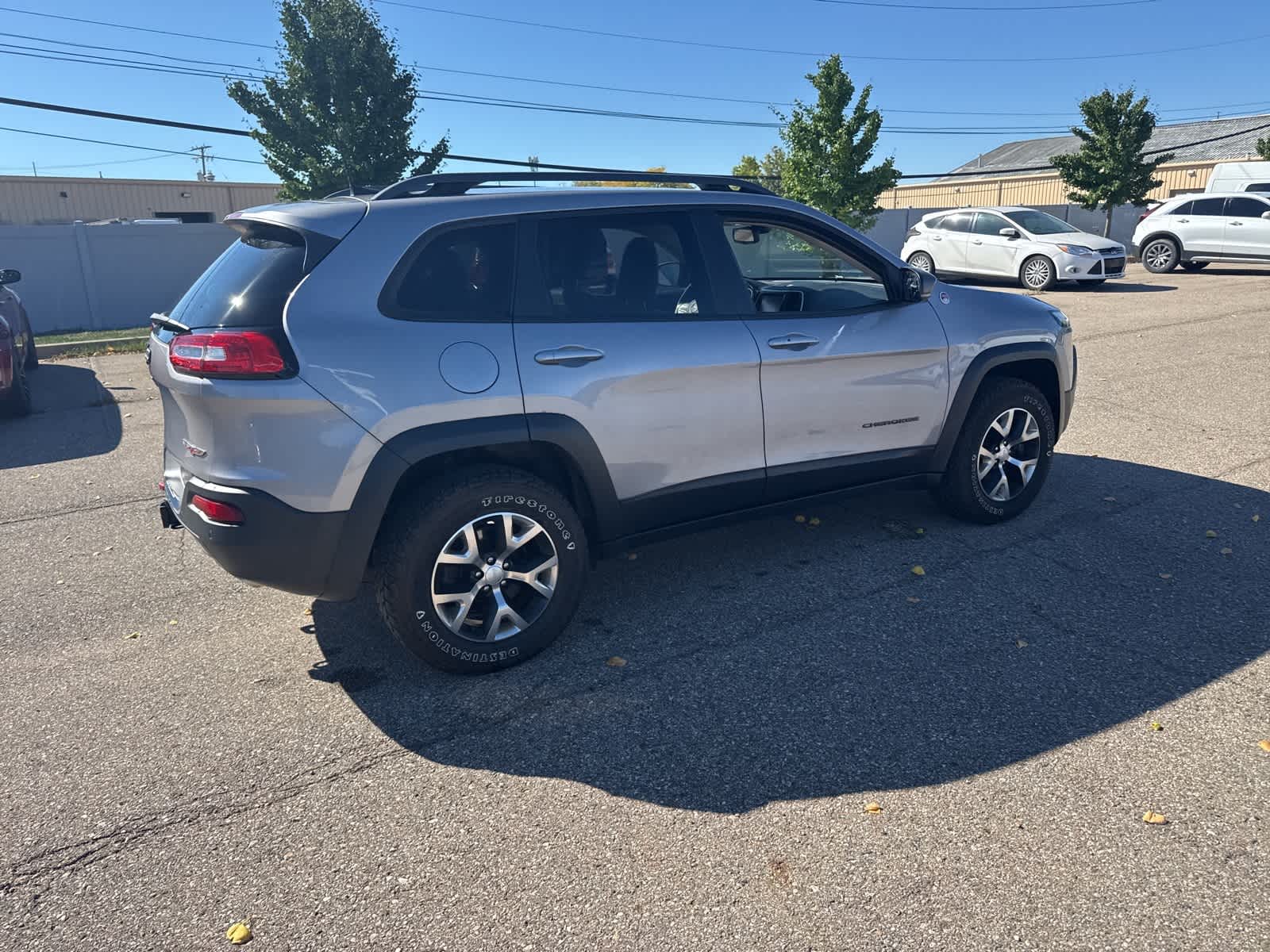 Thumbnail: 2018 Jeep Cherokee - 17